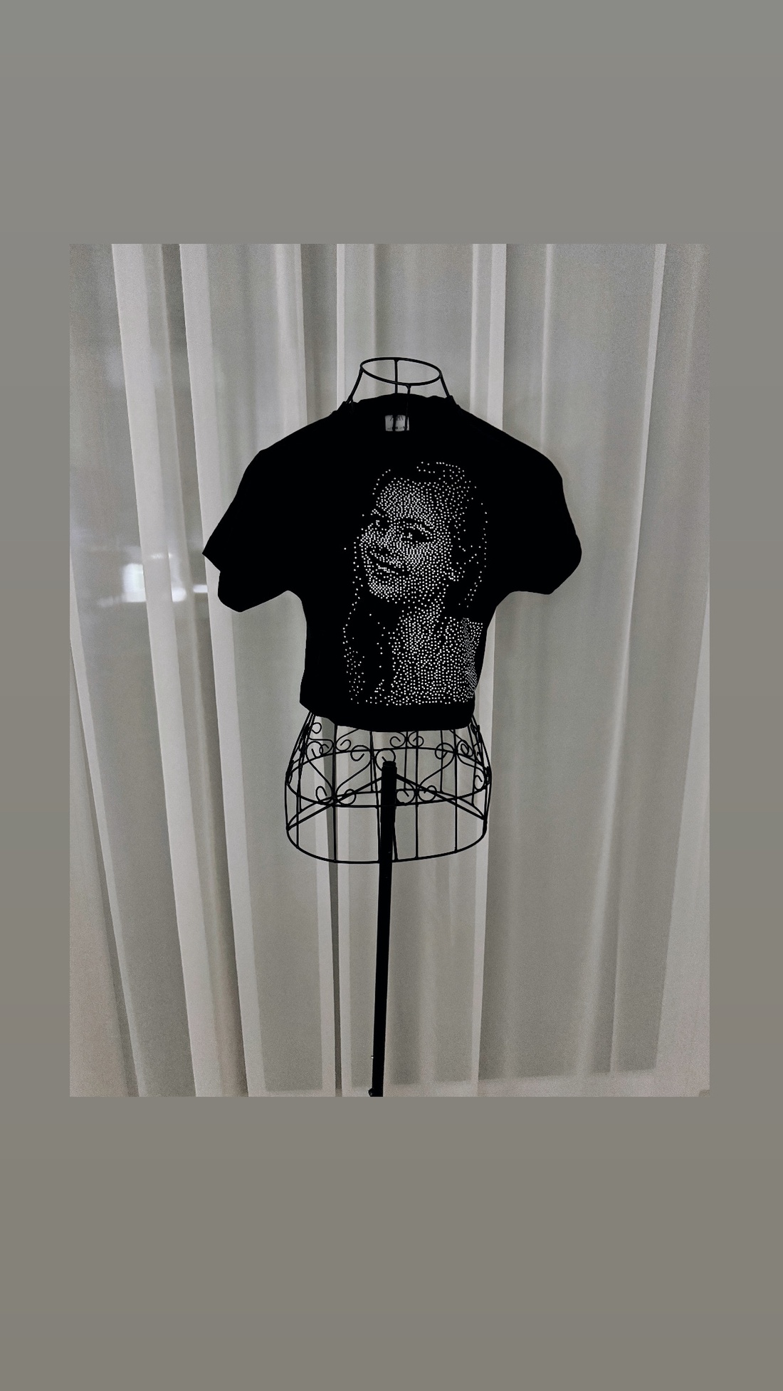 Tricou personalizat în cristale  - accesorii nuntă - accesorii și cadouri de burlaci - Artynos.ro