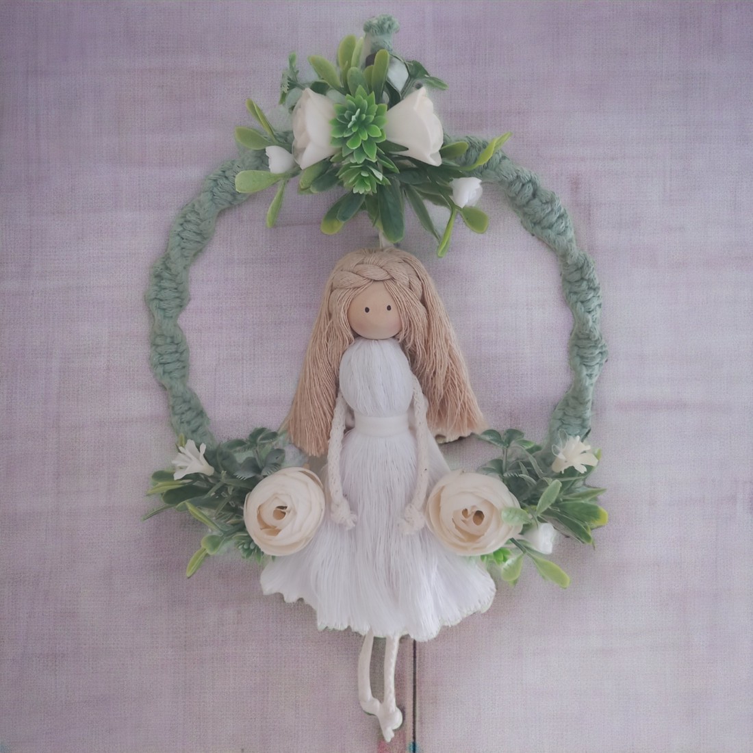 Fată în rochie albă decor de perete -  - Artynos.ro