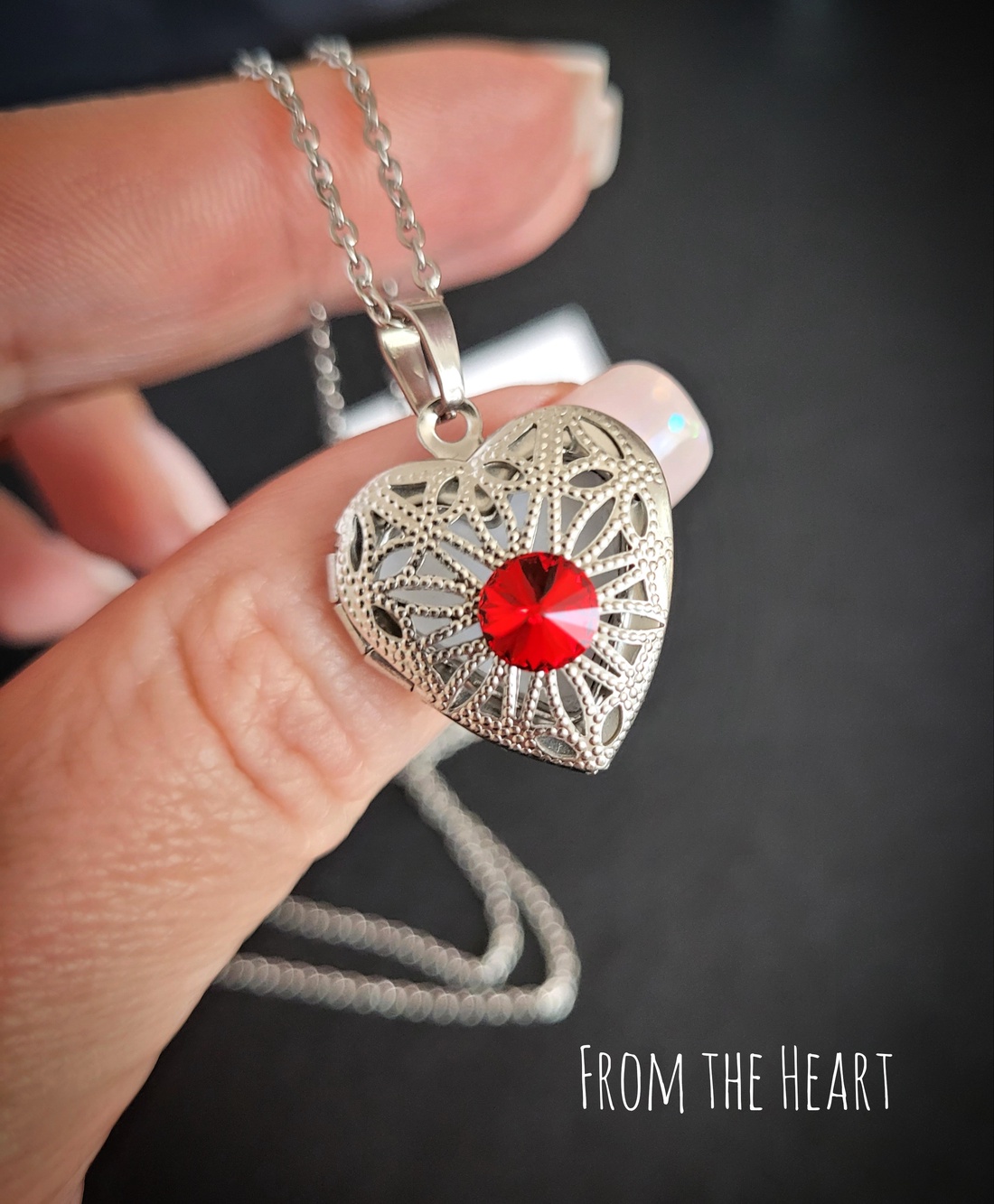 Colier cu medalion pentru foto și Swarovski Crystal - bijuterii - coliere - coliere cameo - Artynos.ro Colier cu medalion pentru foto și Swarovski Crystal - bijuterii - coliere - coliere cameo - Artynos.ro
