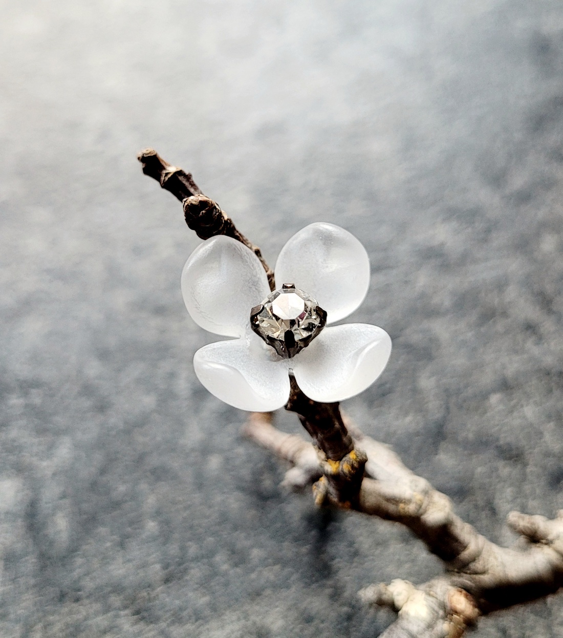 Broșă/Pin/Mărțișor floare cu Swarovski Crystal  - bijuterii - mărțișor - Artynos.ro