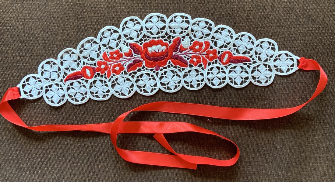 Riselt párta - accesorii nuntă - ornamente de păr de nuntă - bentițe de nuntă - Artynos.ro Riselt párta - accesorii nuntă - ornamente de păr de nuntă - bentițe de nuntă - Artynos.ro