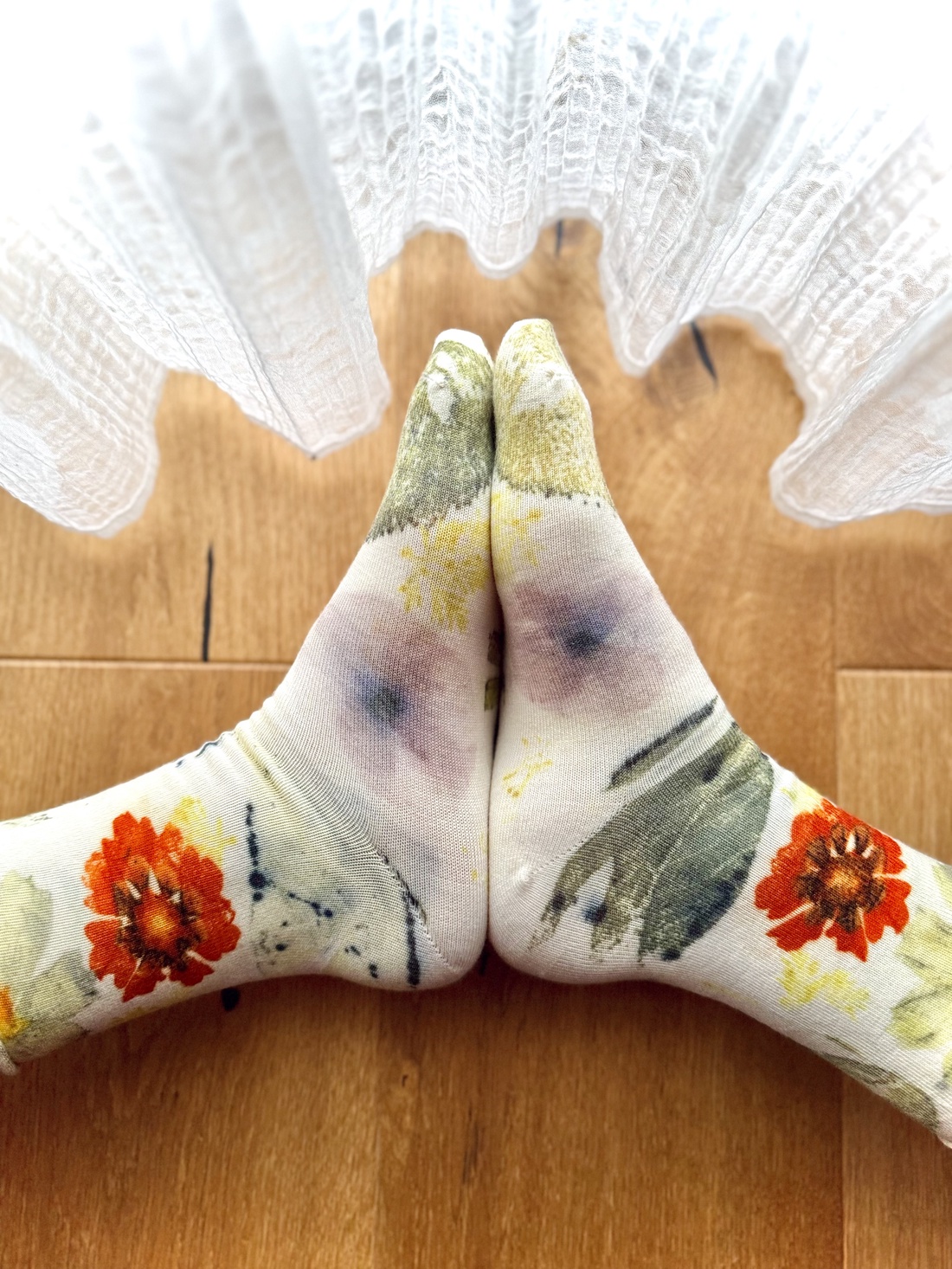 Pajiște Aprinsă  Șosete din lână cu imprimeu vegetal (cosmos, mac, corcodus, mur) - îmbrăcăminte și modă - pantofi, papuci, șosete - șosete, șosete de genunchi - Artynos.ro