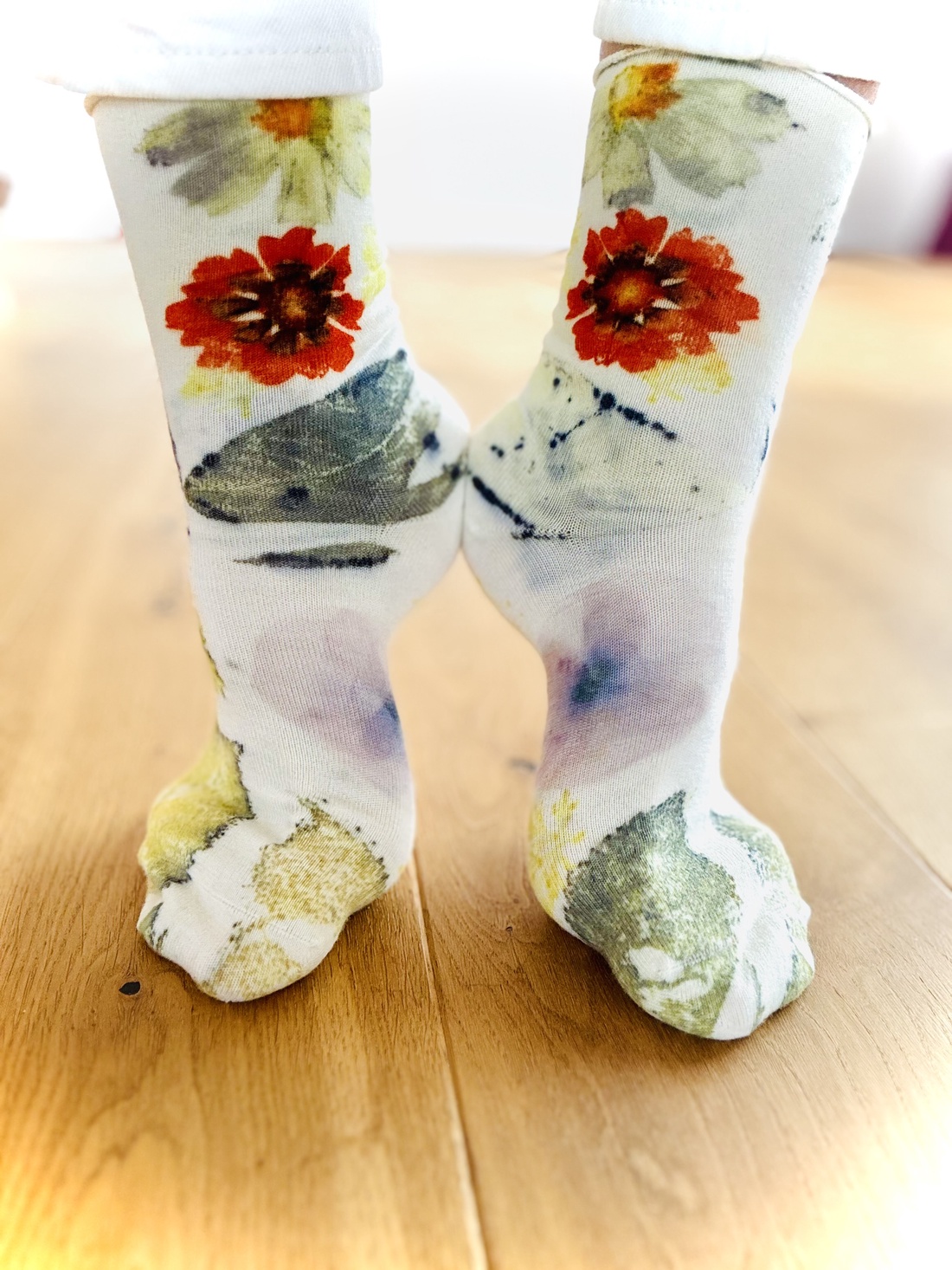 Pajiște Aprinsă  Șosete din lână cu imprimeu vegetal (cosmos, mac, corcodus, mur) - îmbrăcăminte și modă - pantofi, papuci, șosete - șosete, șosete de genunchi - Artynos.ro