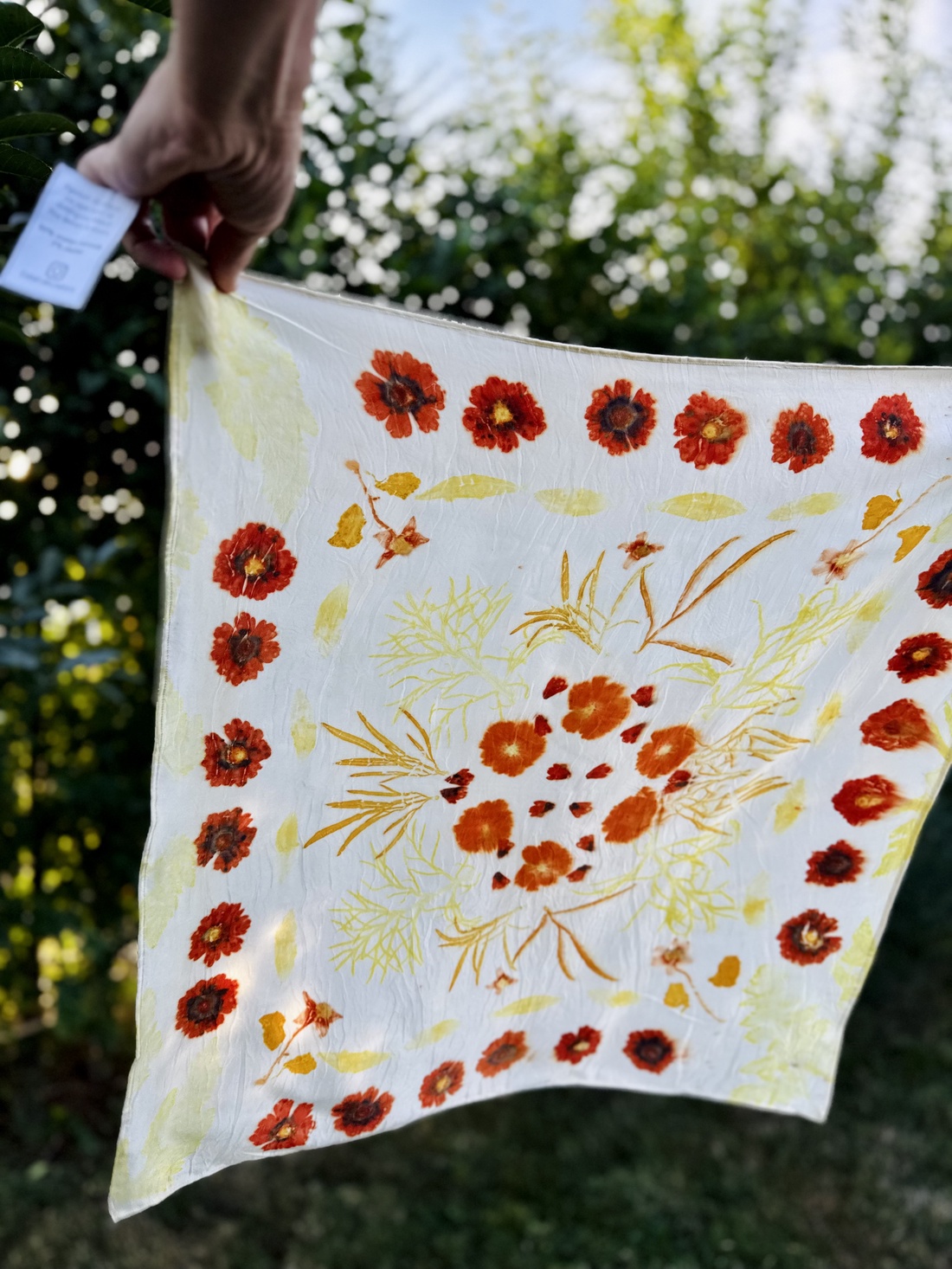 Eșarfă din mătase imprimată vegetal (cosmos, coreopsis) - îmbrăcăminte și modă - eșarfe, pălării, fularuri - eșarfe - Artynos.ro