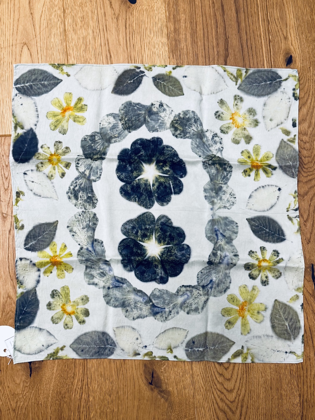 Eșarfă din mătase imprimată vegetal - îmbrăcăminte și modă - eșarfe, pălării, fularuri - eșarfe - Artynos.ro