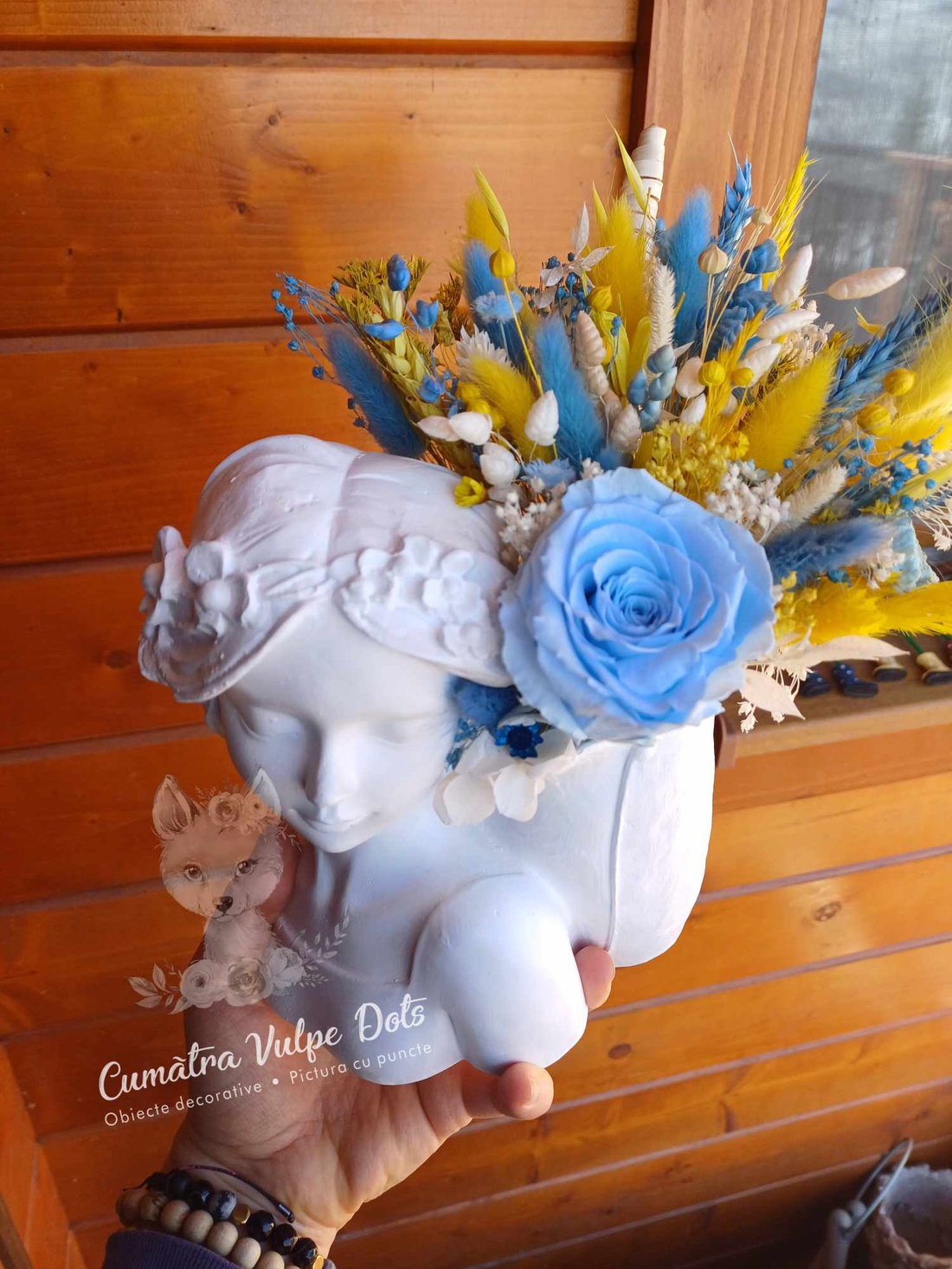 Vaza cu aranjament de flori uscate și criogenate, bleu cu galben - casă & stil de viață - accesorii pentru decorat casa - suport de flori - vaze - Artynos.ro Vaza cu aranjament de flori uscate și criogenate, bleu cu galben - casă & stil de viață - accesorii pentru decorat casa - suport de flori - vaze - Artynos.ro