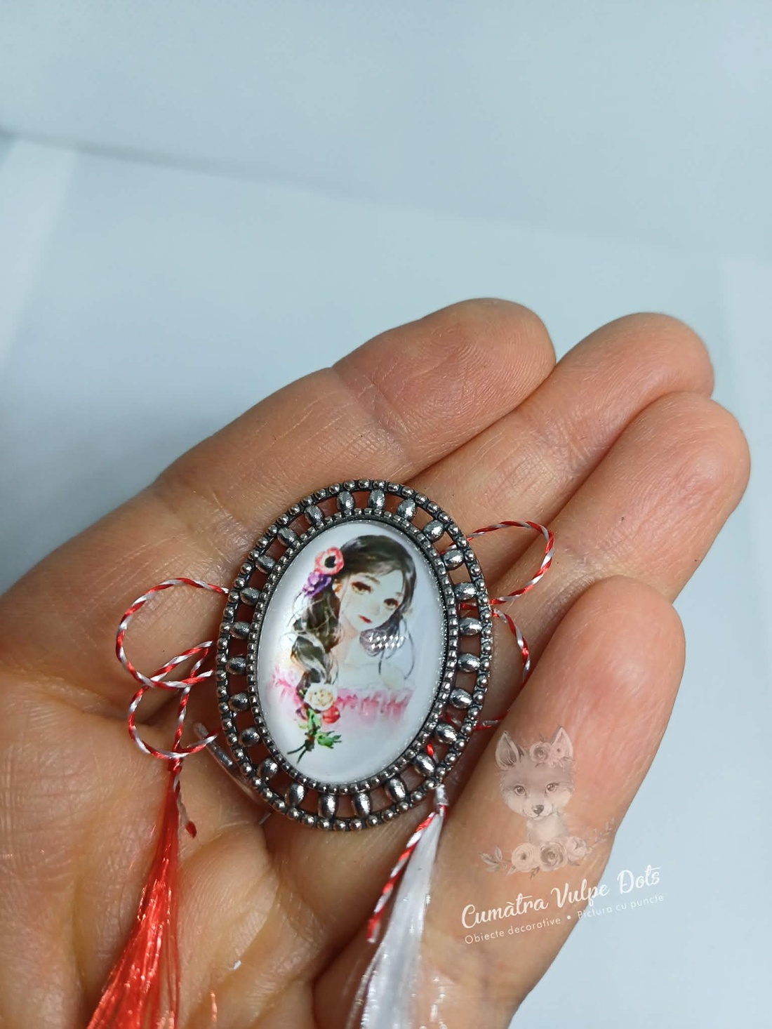 Mărțișor oval, tip broșă - bijuterii - mărțișor - Artynos.ro