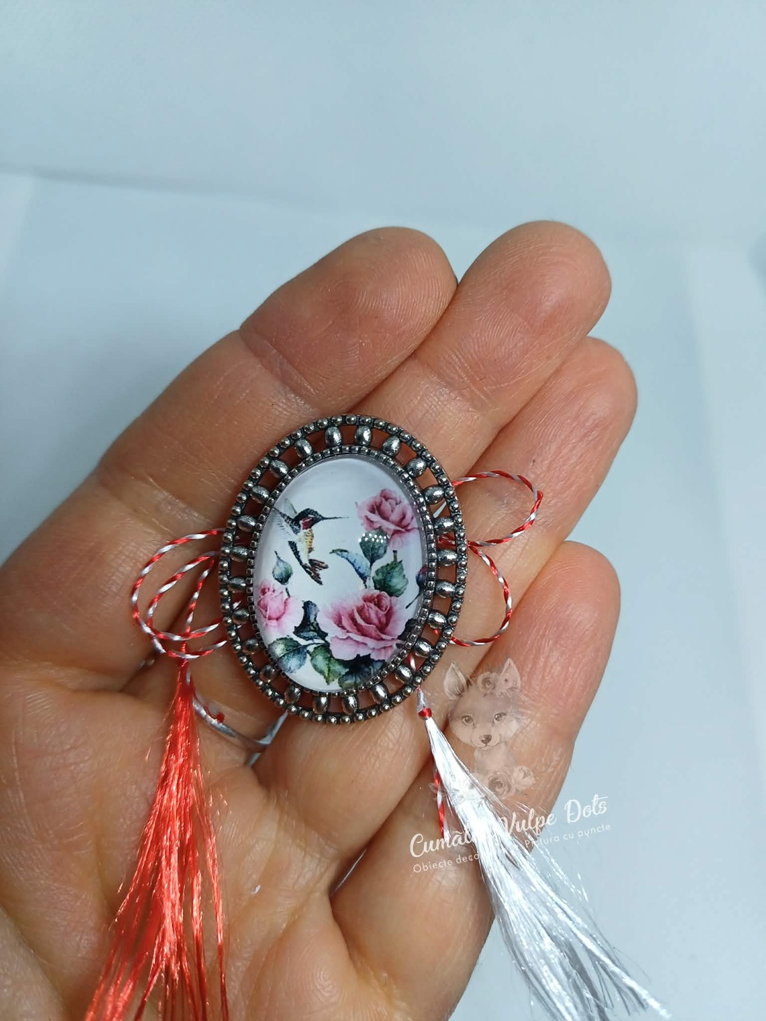 Mărțișor oval, tip broșă - bijuterii - mărțișor - Artynos.ro