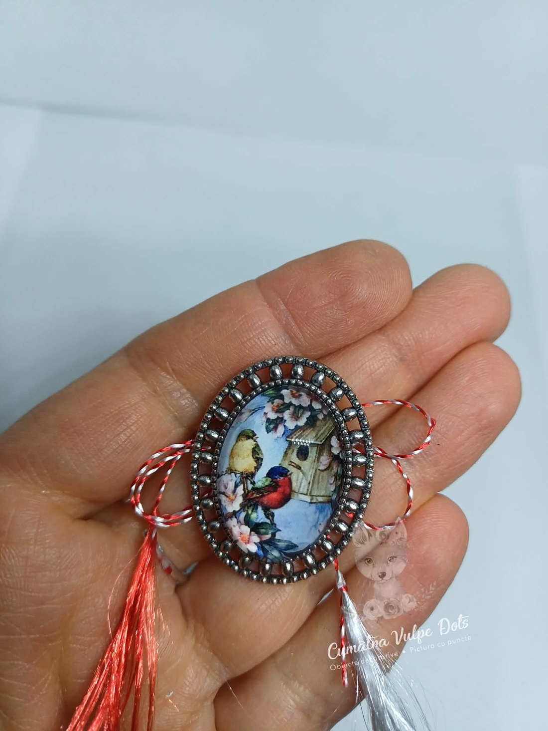 Mărțișor oval, tip broșă - bijuterii - mărțișor - Artynos.ro