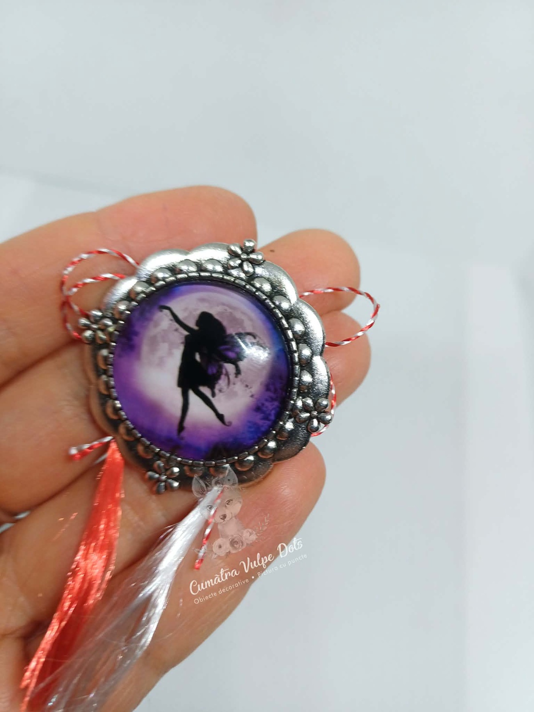 Mărțișor rotund, tip broșă - bijuterii - mărțișor - Artynos.ro