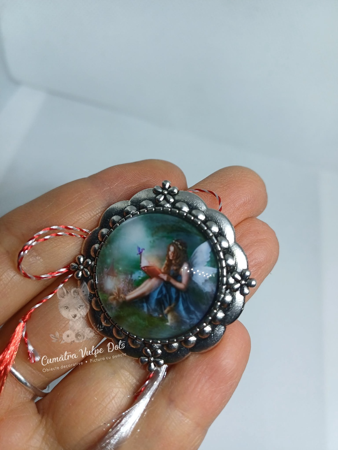 Mărțișor rotund, tip broșă - bijuterii - mărțișor - Artynos.ro