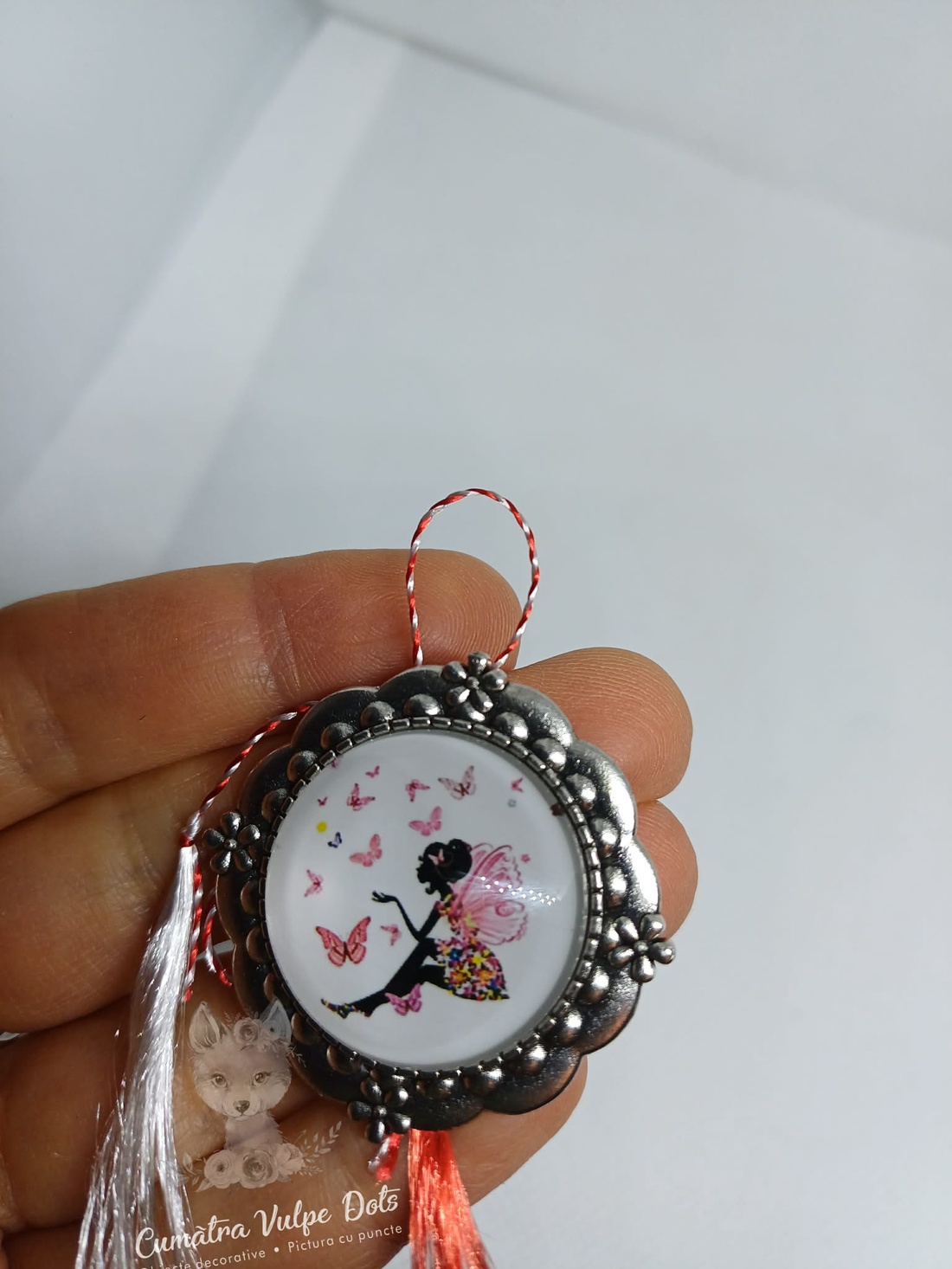 Mărțișor rotund, tip broșă - bijuterii - mărțișor - Artynos.ro