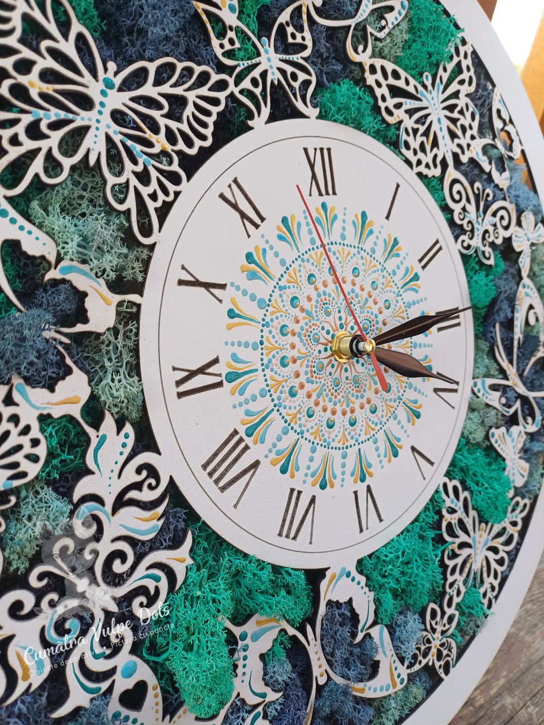 Ceas de perete cu licheni stabilizati și pictură cu techica punctului 40 cm - casă & stil de viață - decorațiuni de casă - decorațiuni de pereți - decorațiuni cu licheni - Artynos.ro