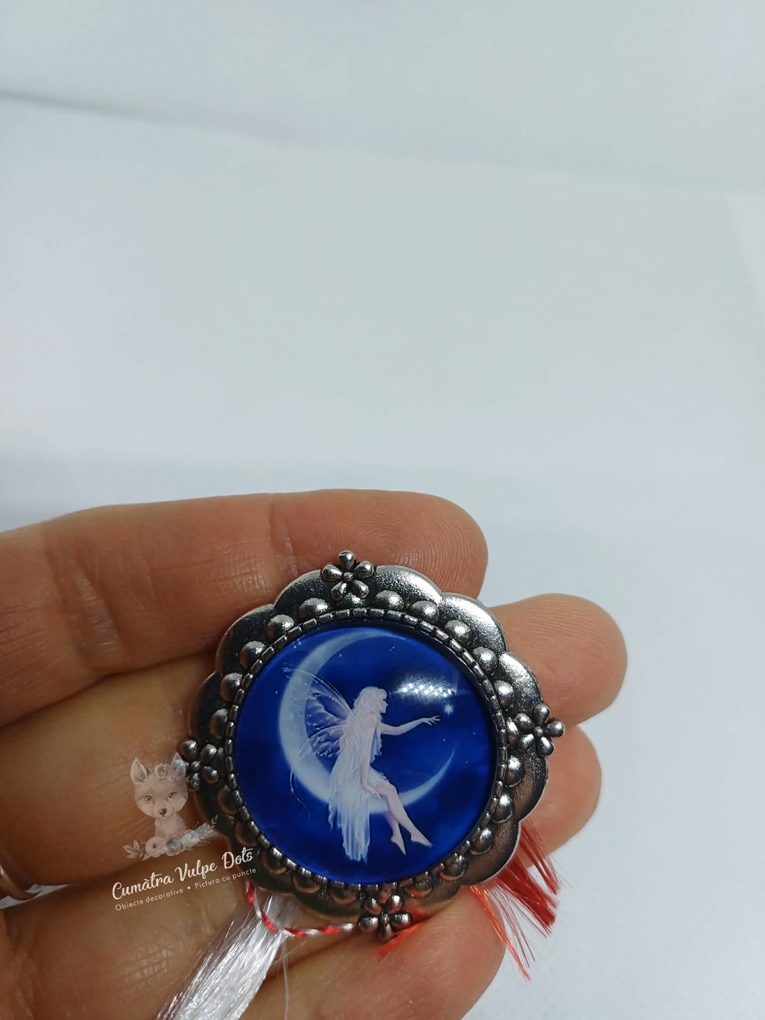 Mărțișor rotund, tip broșă - bijuterii - mărțișor - Artynos.ro