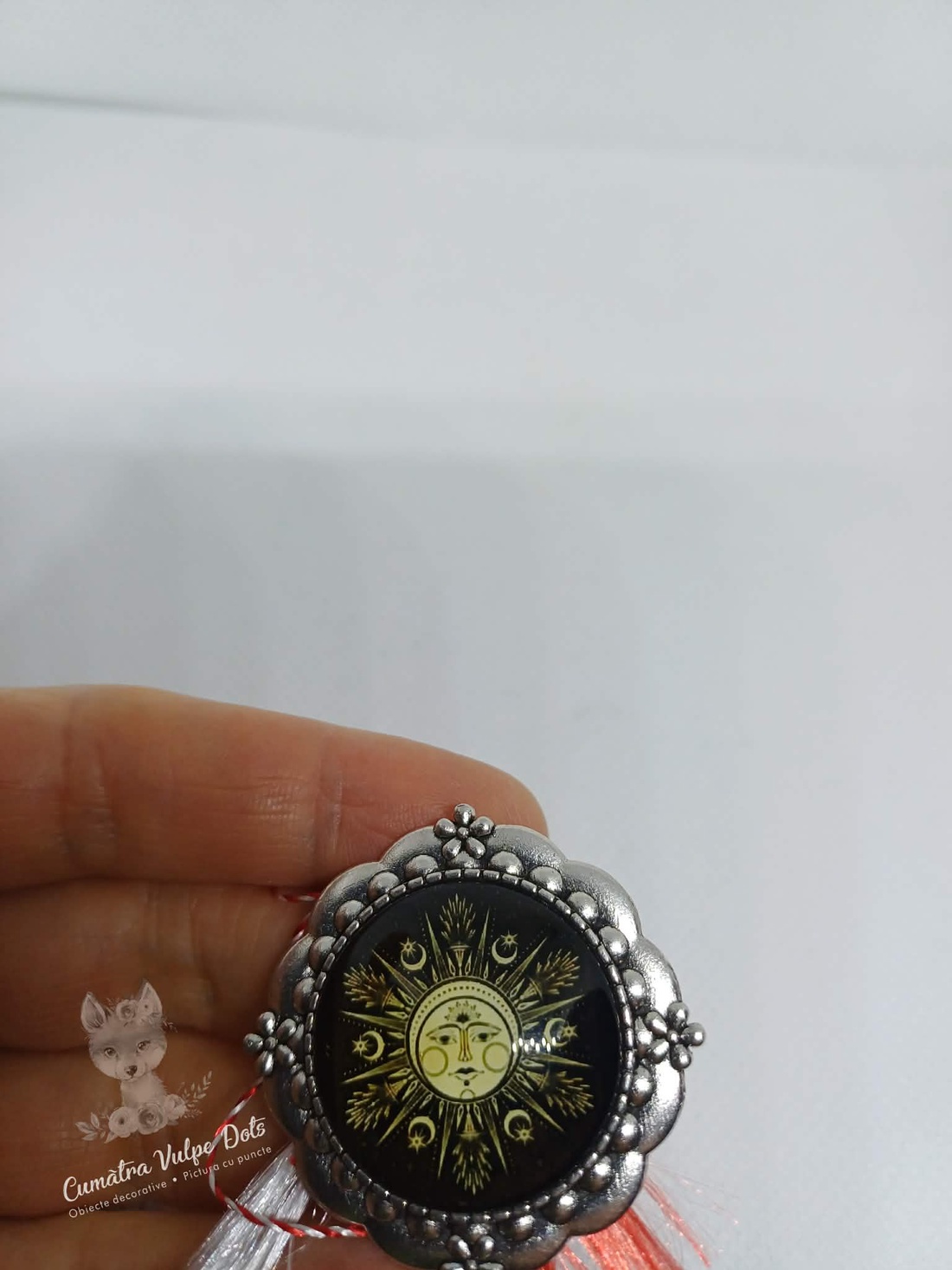 Mărțișor rotund, tip broșă - bijuterii - mărțișor - Artynos.ro