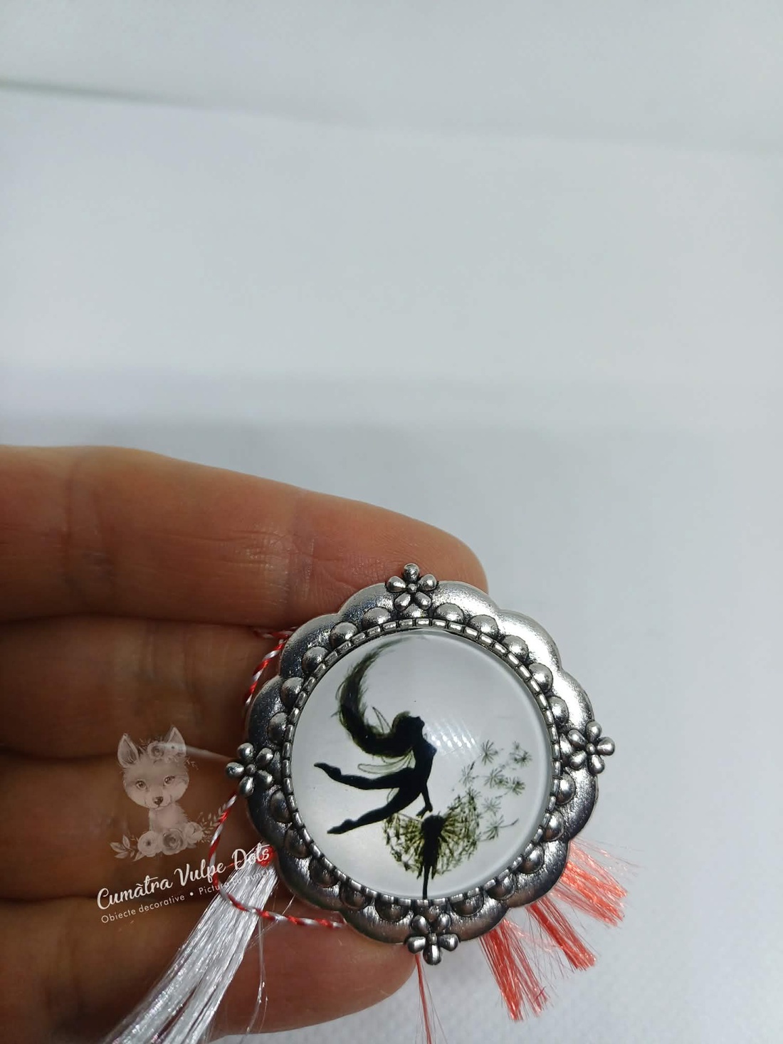 Mărțișor rotund, tip broșă - bijuterii - mărțișor - Artynos.ro