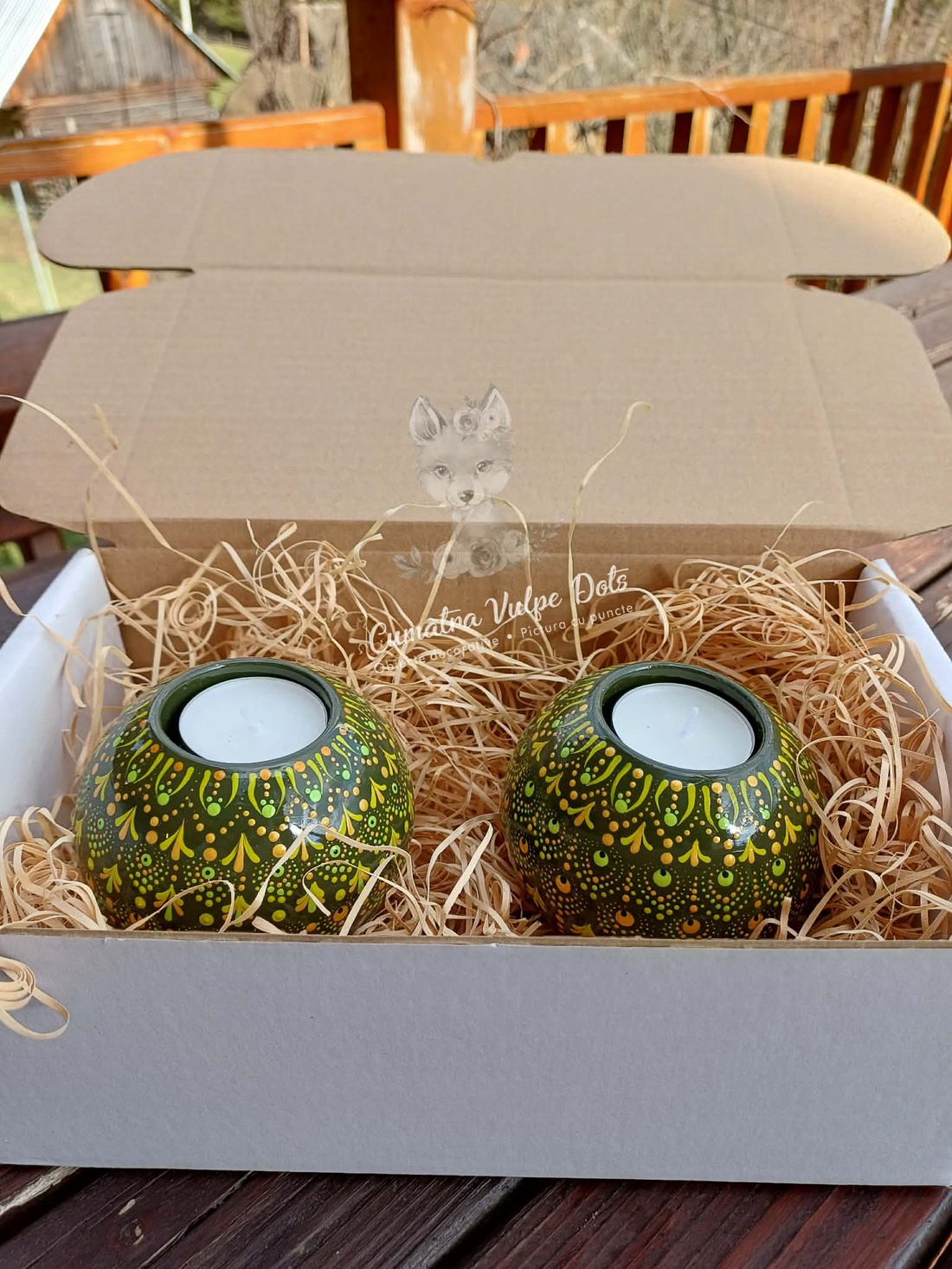 Set 2 obiecte decorative - suporturi lumânare - verde oliv - pictură cu puncte - casă & stil de viață - lumânări, parfumuri, arome - suport de lumânări - Artynos.ro