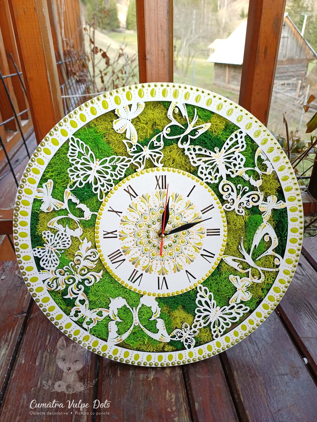 Ceas de perete cu licheni stabilizati și pictură cu techica punctului 40 cm - casă & stil de viață - decorațiuni de casă - decorațiuni de pereți - decorațiuni cu licheni - Artynos.ro