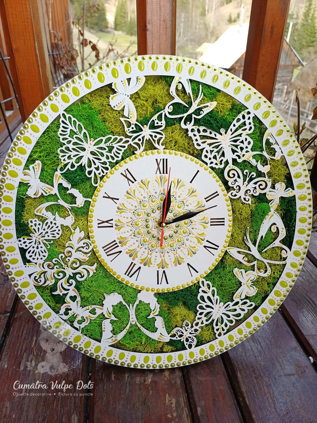 Ceas de perete cu licheni stabilizati și pictură cu techica punctului 40 cm - casă & stil de viață - decorațiuni de casă - decorațiuni de pereți - decorațiuni cu licheni - Artynos.ro