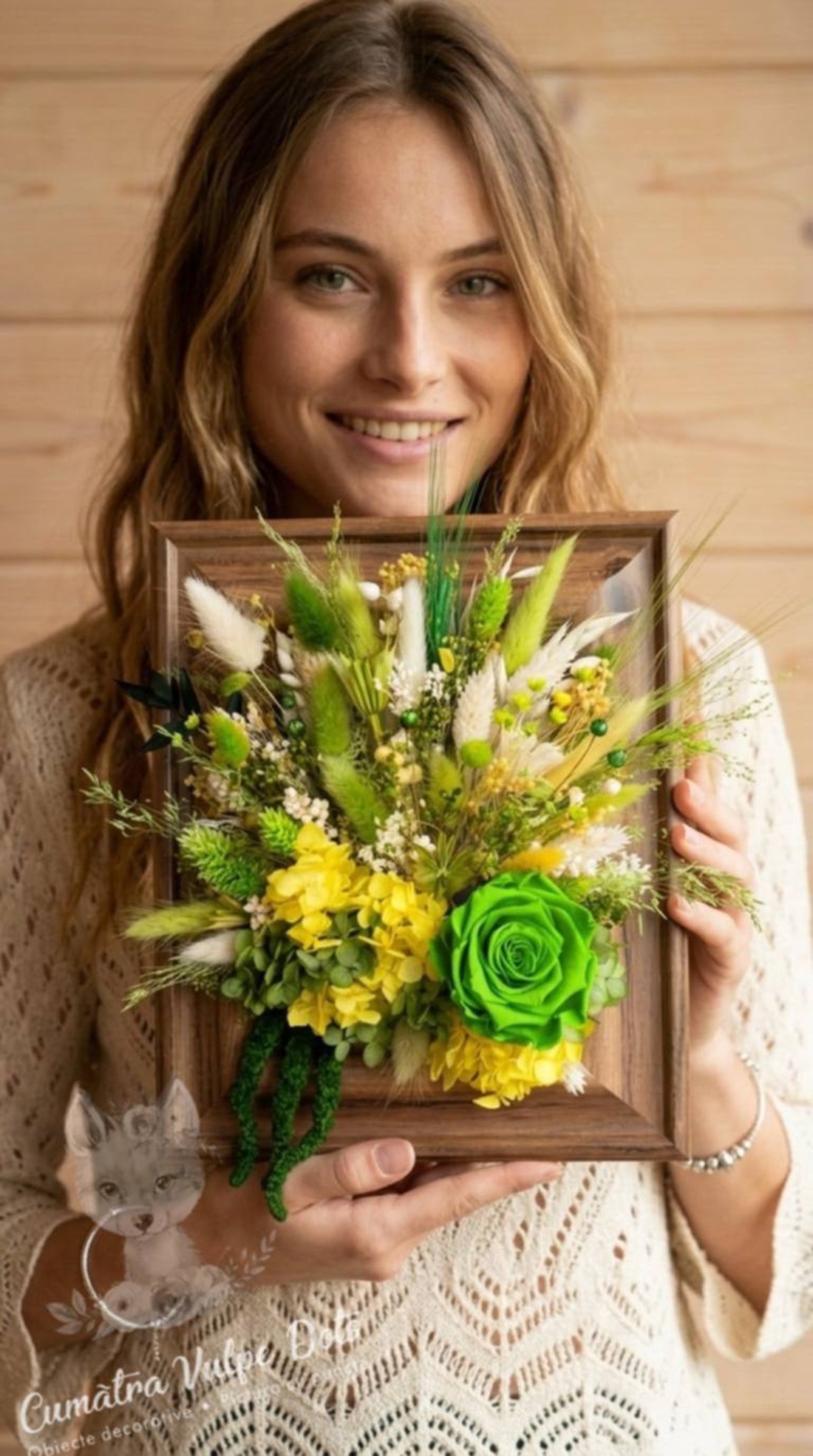 Ramă cu aranjament de flori stabilizate și criogenate - casă & stil de viață - decorațiuni de casă - accesorii florale - cutii cu flori - Artynos.ro