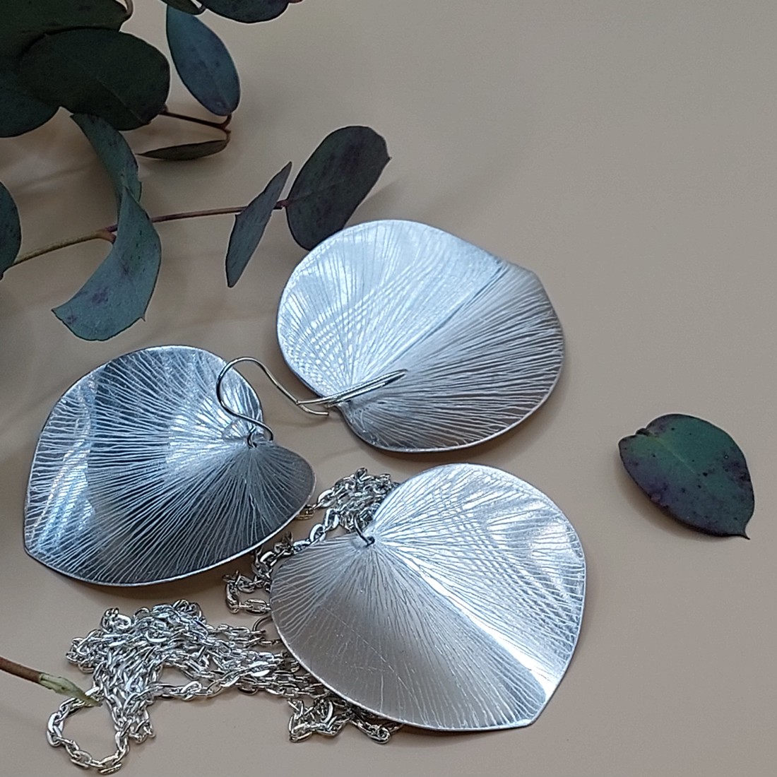 SZIROM din aluminiu cutată - bijuterii - seturi de bijuterii - Artynos.ro  SZIROM din aluminiu cutată - bijuterii - seturi de bijuterii - Artynos.ro