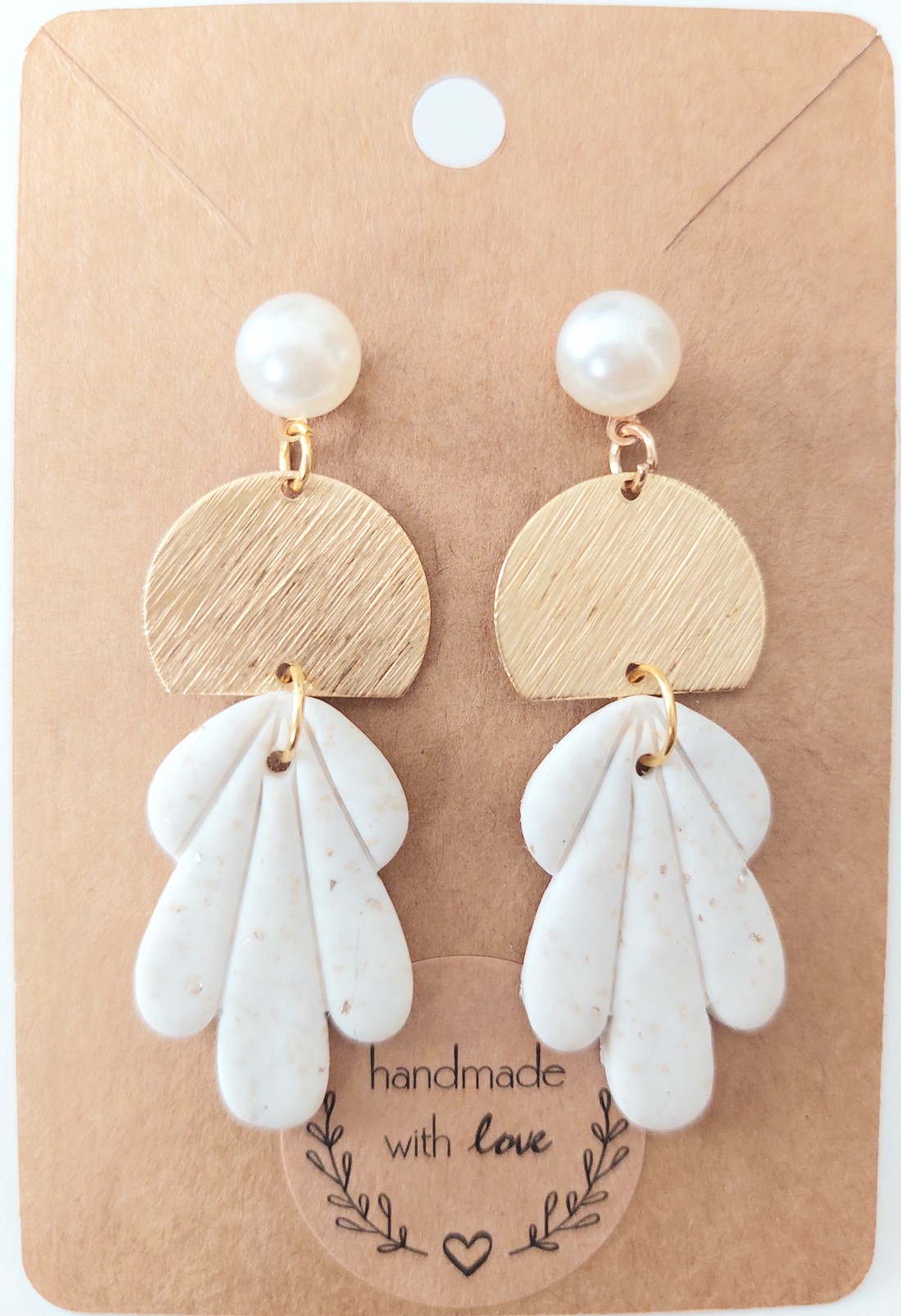 Cercei Gold-white elegance - bijuterii - cercei - cercei agățați - Artynos.ro Cercei Gold-white elegance - bijuterii - cercei - cercei agățați - Artynos.ro