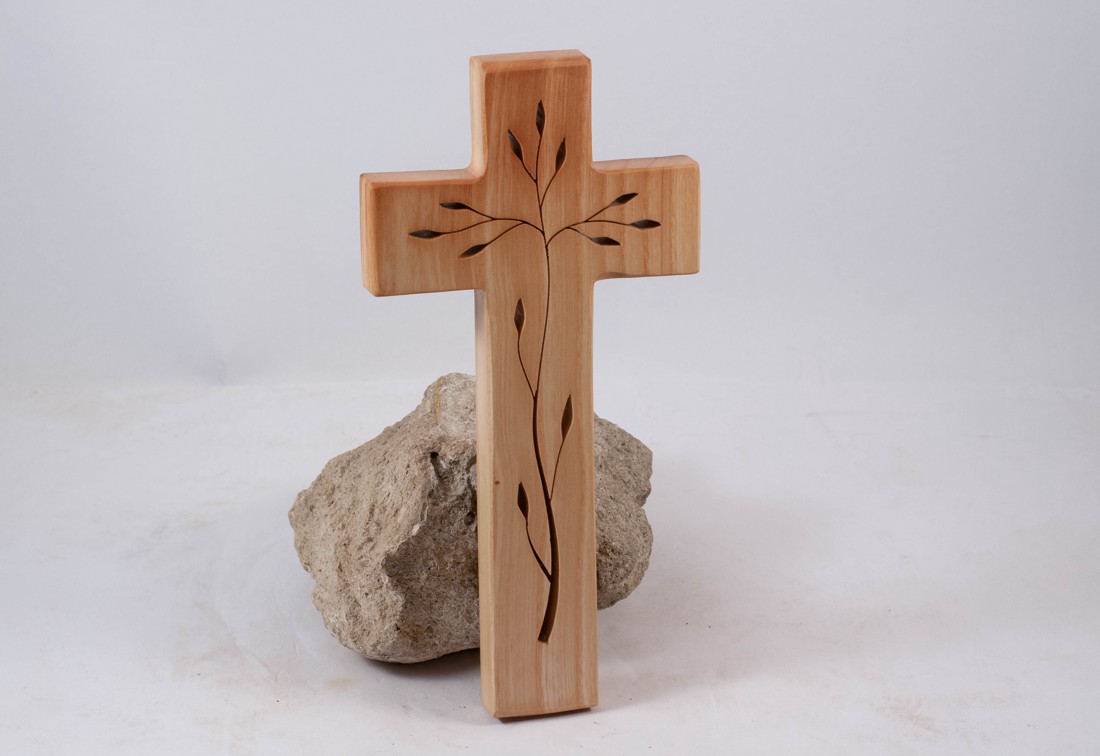 Cruce din lemn cu model, cruce de perete  - casă & stil de viață - accesorii religioase - cruce - Artynos.ro