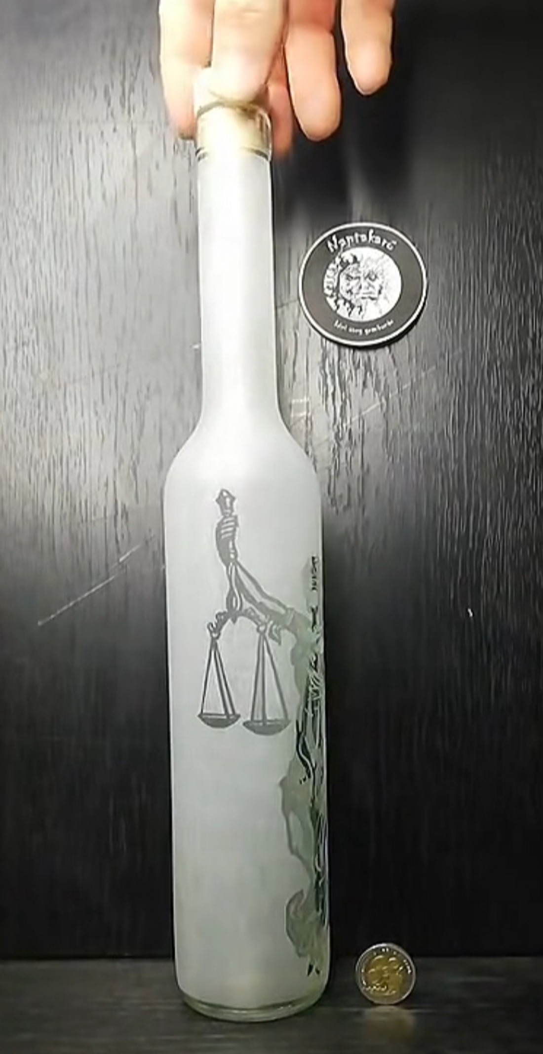 Sticlă pentru palinkă cu model Justicia  -  - Artynos.ro