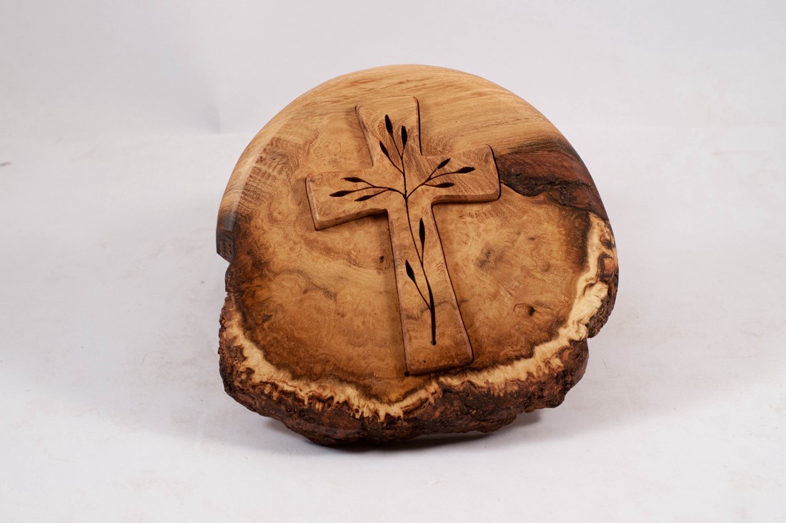 Cruce modelată, decorațiuni de perete cu cruce din lemn - - Artynos.ro Cruce modelată, decorațiuni de perete cu cruce din lemn - - Artynos.ro