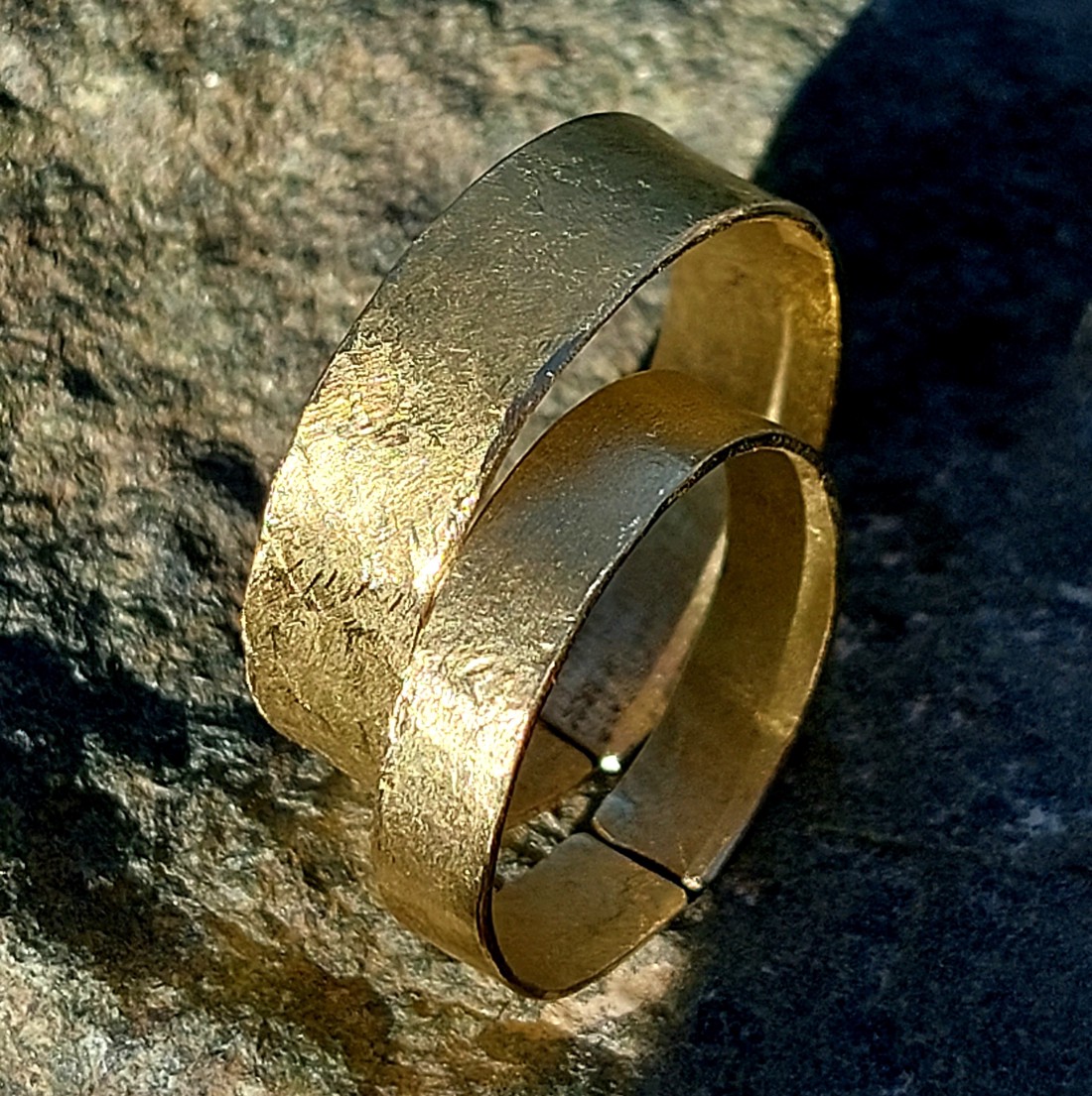 Inel unic, de design, realizat din alamă solidă -  - Artynos.ro Inel unic, de design, realizat din alamă solidă -  - Artynos.ro