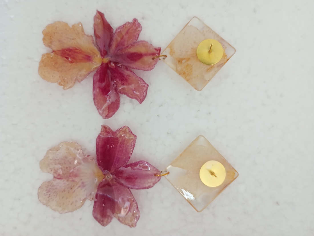 Cercei orhidee  - bijuterii - cercei - cercei din rășină - Artynos.ro