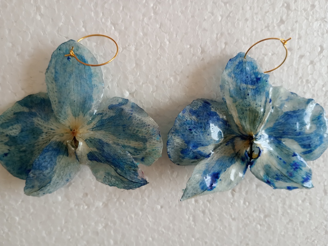 Cercei mari orhidee  - bijuterii - cercei - cercei din rășină - Artynos.ro