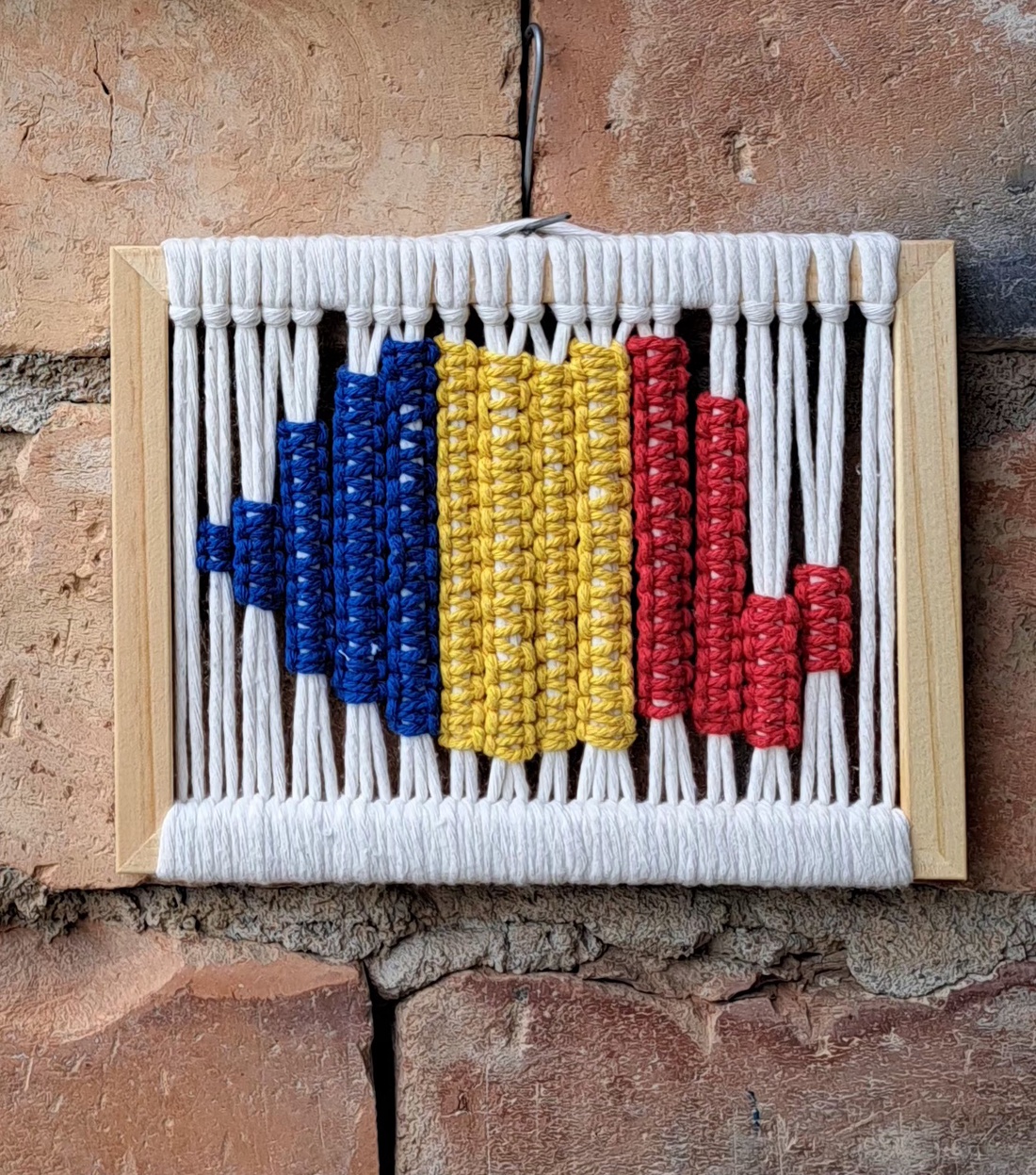 Harta României macrame  - cărți și creații cu tematică muzicală, cadouri - semn de carte - Artynos.ro