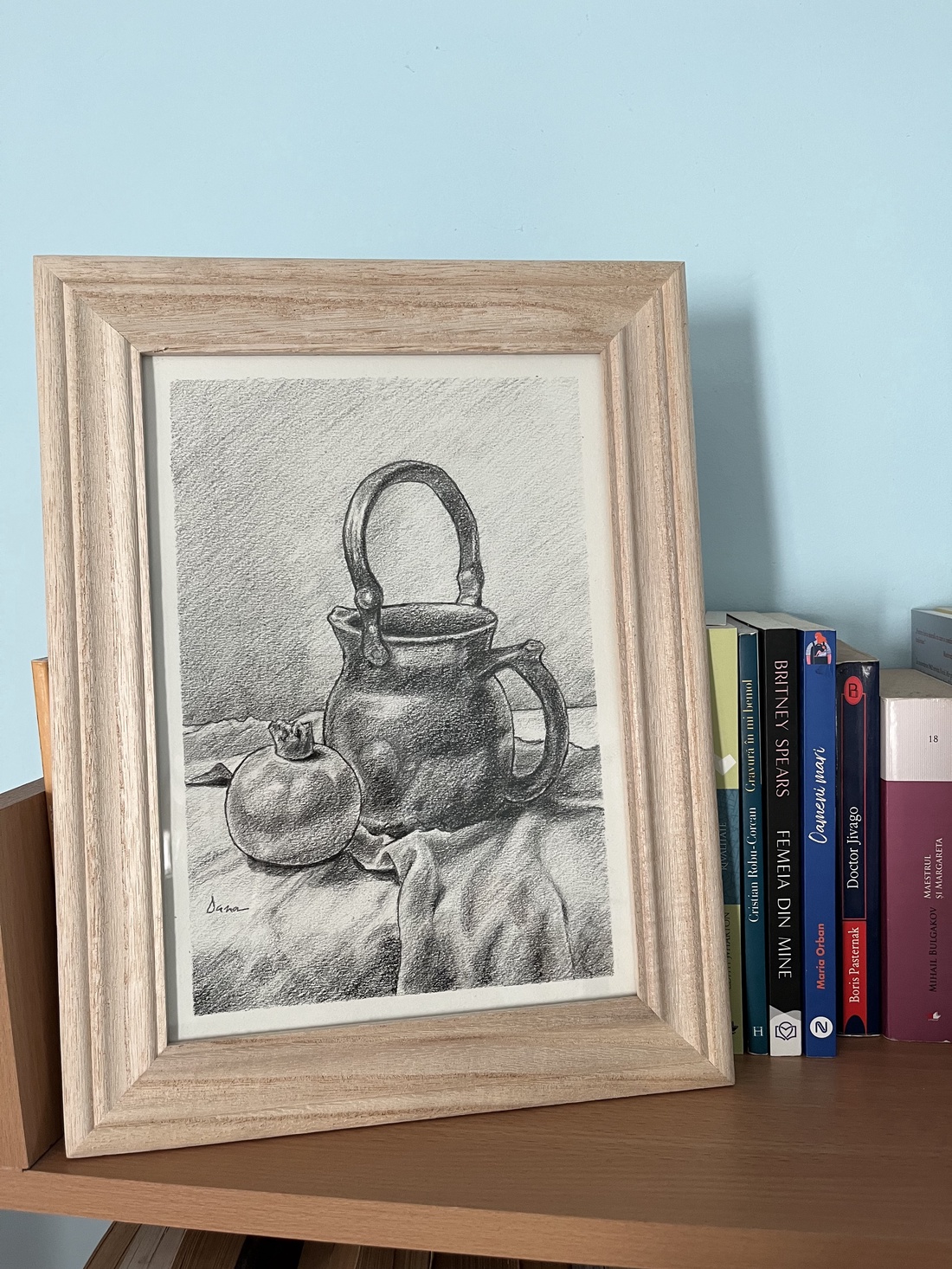 Desen în creion - ulcior cu rodie - arte vizuale și accesorii  - grafică, ilustrație - desen în creion - Artynos.ro