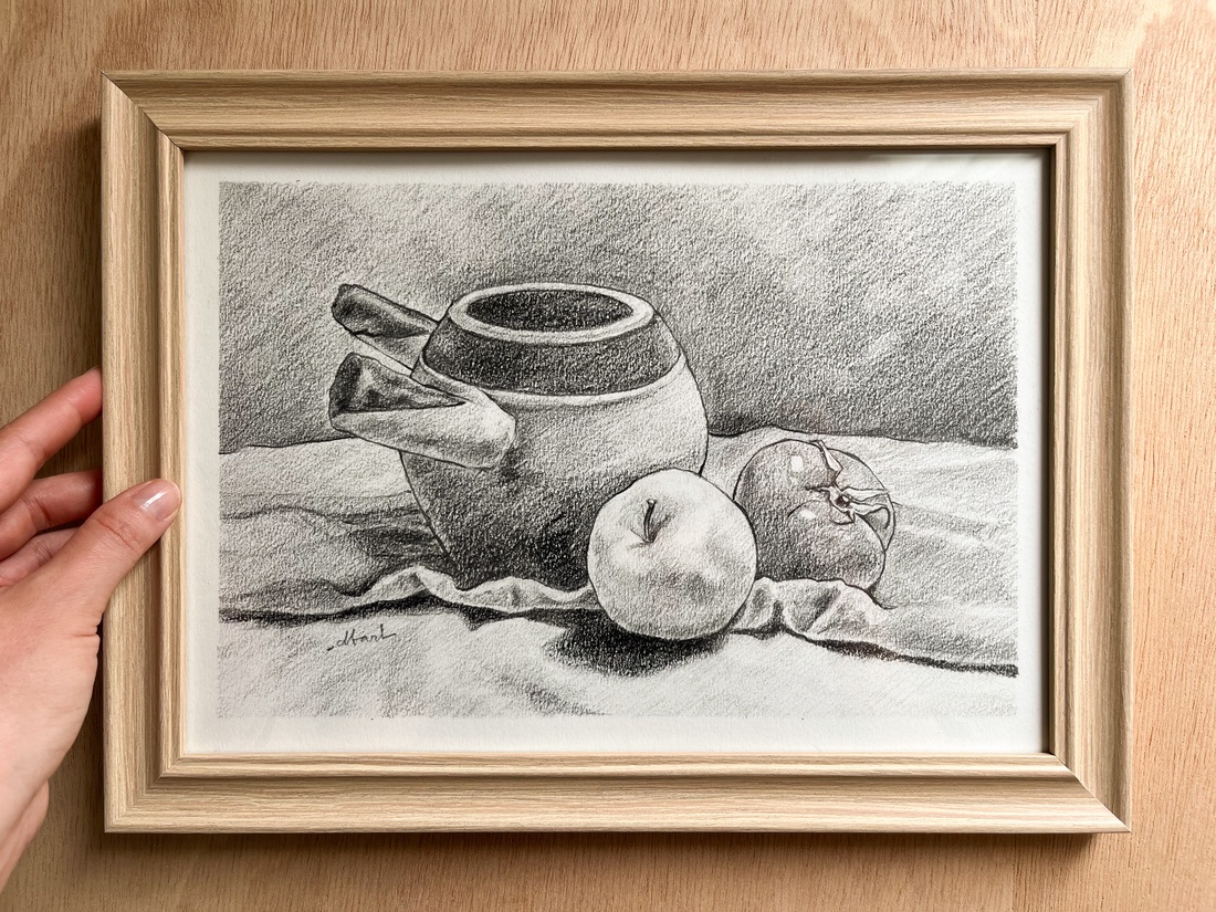 Desen în creion - ulcior cu măr și roșie  - arte vizuale și accesorii  - grafică, ilustrație - desen în creion - Artynos.ro