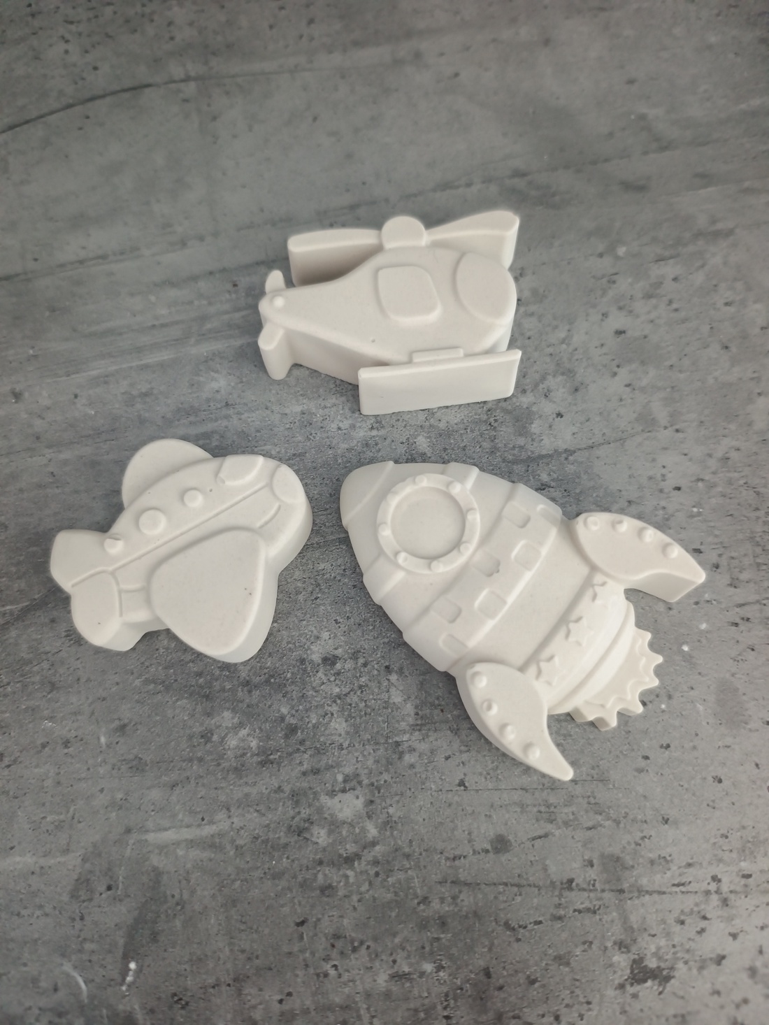 Figurine aleatorii pentru pictat - arte vizuale și accesorii  - sculptură - sculpturi și figurine din ceramică - Artynos.ro