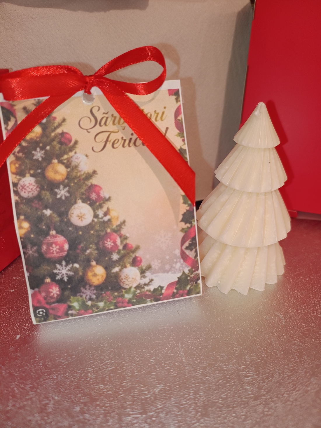 Lumânare parfumată handmade în formă de brăduț� Cadou de Crăciun pentru familie, prieteni și colegi - crăciun - decorațiuni de crăciun de casă - lumânări de crăciun - Artynos.ro