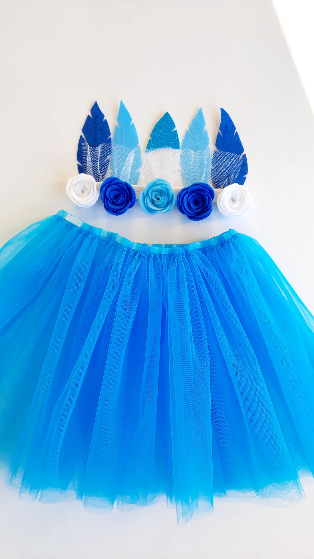 Fată indiană albastră cu fustă de tul costum de carnaval pentru fete - îmbrăcăminte și modă - costume și măști de carnaval - costume - Artynos.ro Fată indiană albastră cu fustă de tul costum de carnaval pentru fete - îmbrăcăminte și modă - costume și măști de carnaval - costume - Artynos.ro