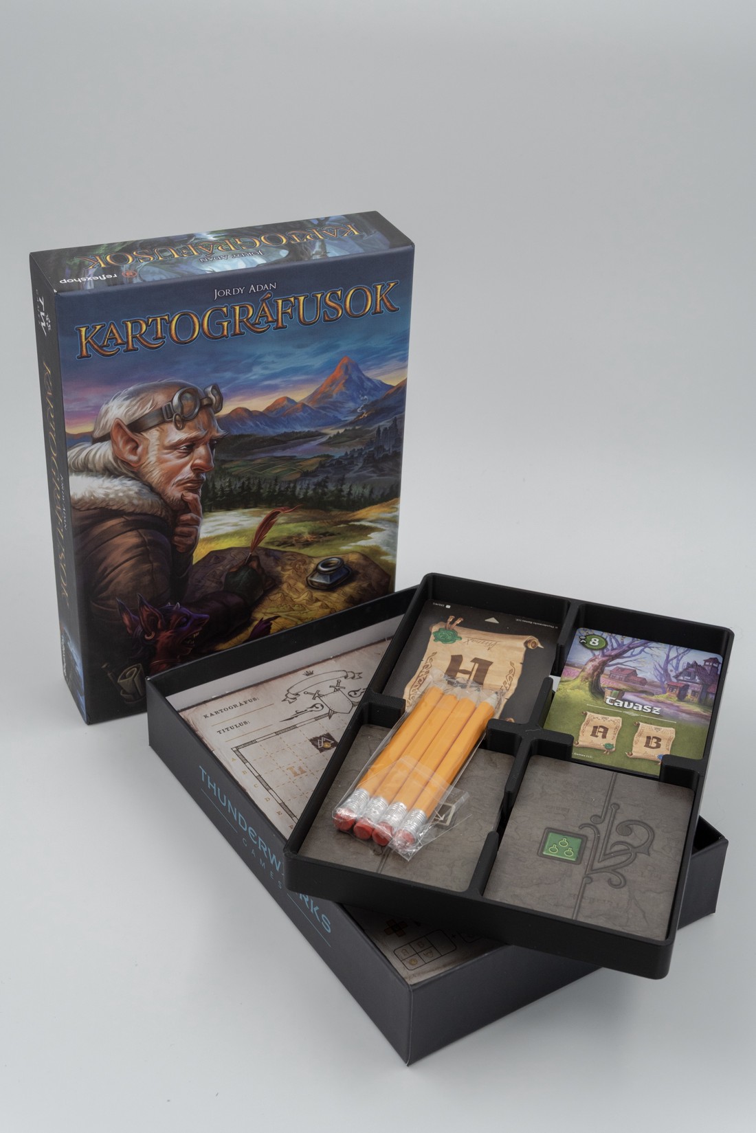 Organizator de jocuri de societate pentru cartografi -  - Artynos.ro