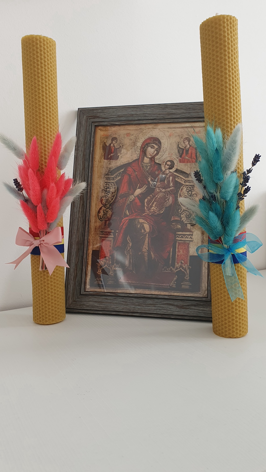 Set lumânări cununie sau botez, din ceară naturală de albine - accesorii nuntă - materiale decor pentru nuntă - lumânări de nuntă și suport lumânări - Artynos.ro