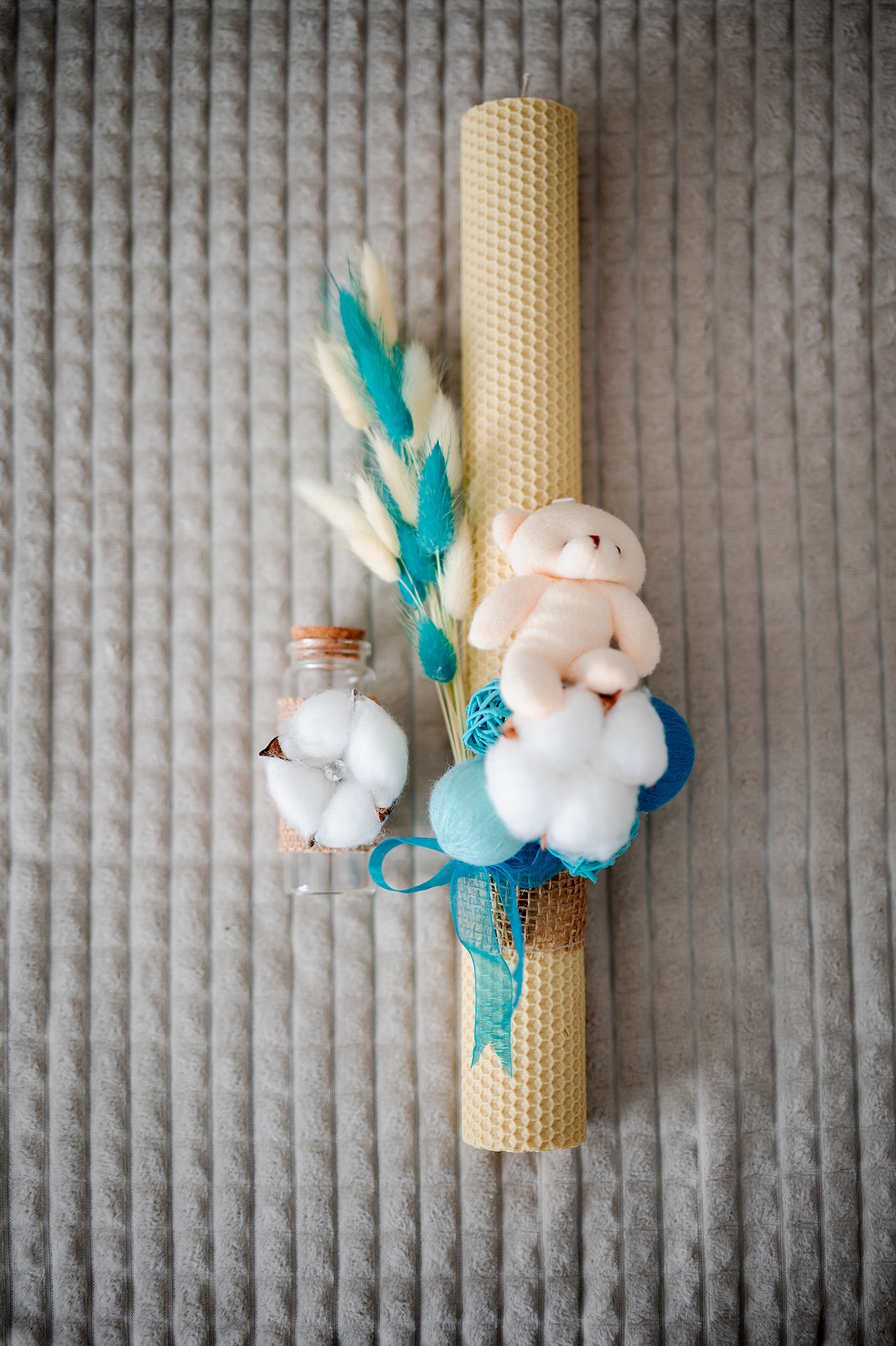 Lumânare botez băiețel, din ceară naturală de albine - accesorii nuntă - materiale decor pentru nuntă - lumânări de nuntă și suport lumânări - Artynos.ro