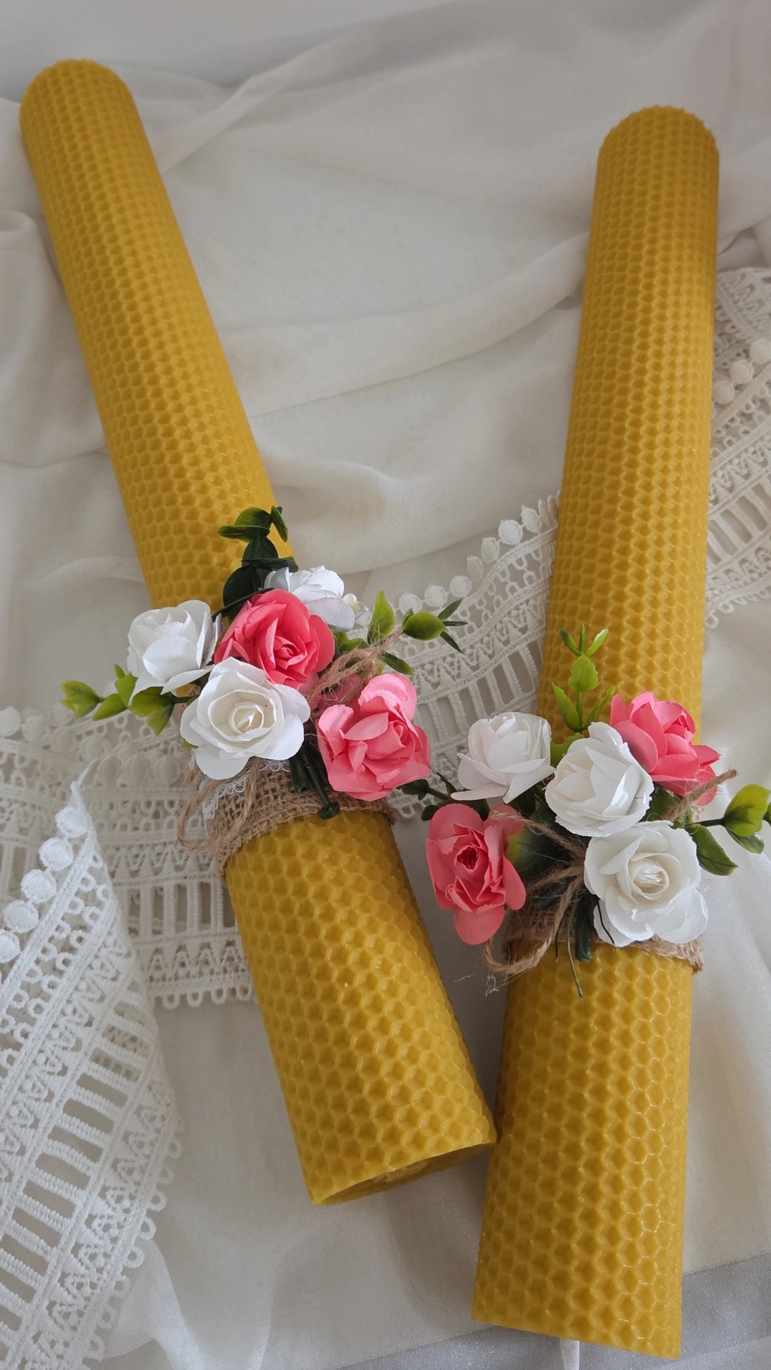 Set lumânări cununie/botez, din ceară naturală de albine - accesorii nuntă - materiale decor pentru nuntă - lumânări de nuntă și suport lumânări - Artynos.ro