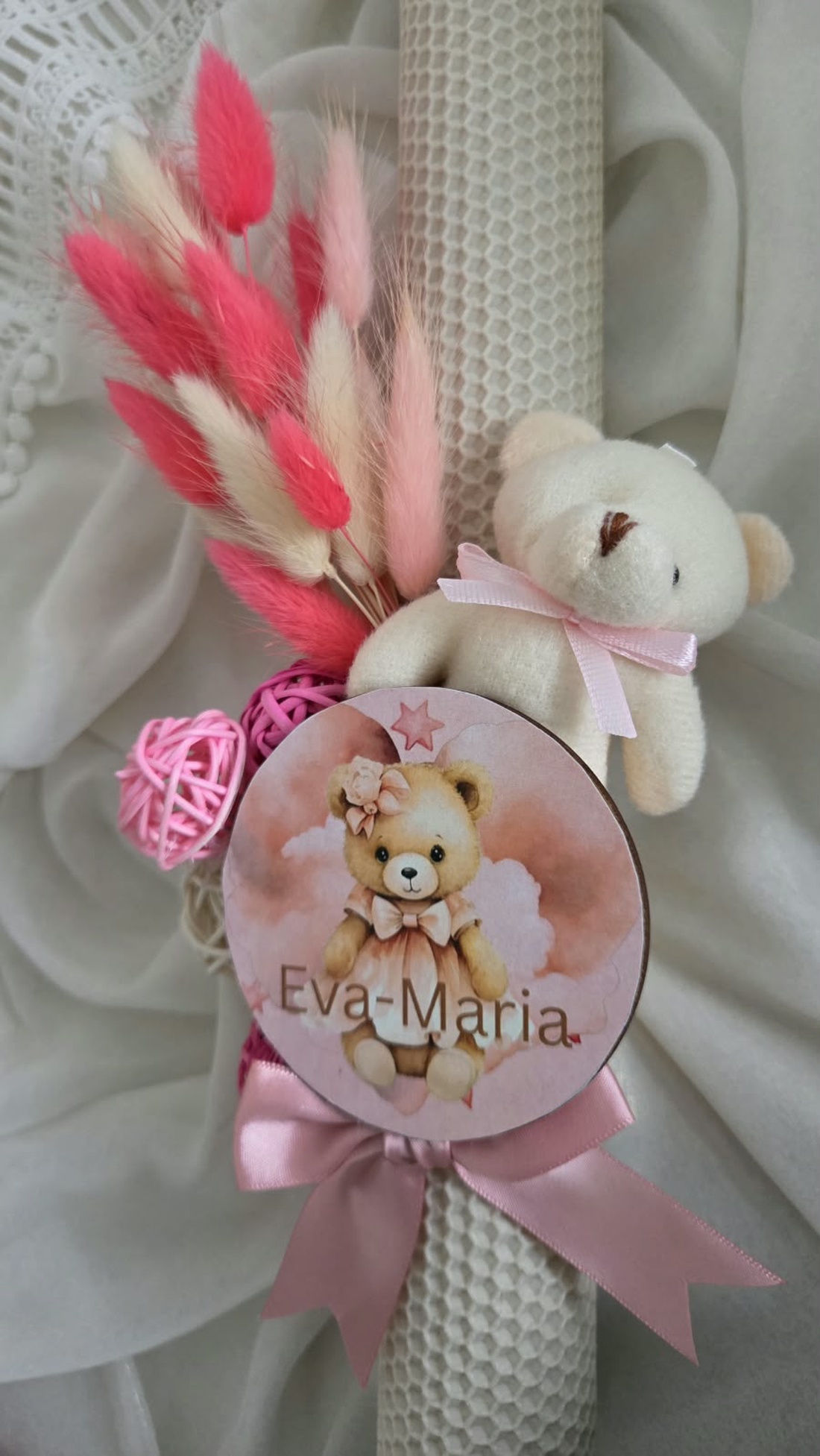 Lumânare botez fetiță personalizată, din ceară naturală de albine, tip fagure - jucării și echipamente pentru copii - daruri de botez - Artynos.ro