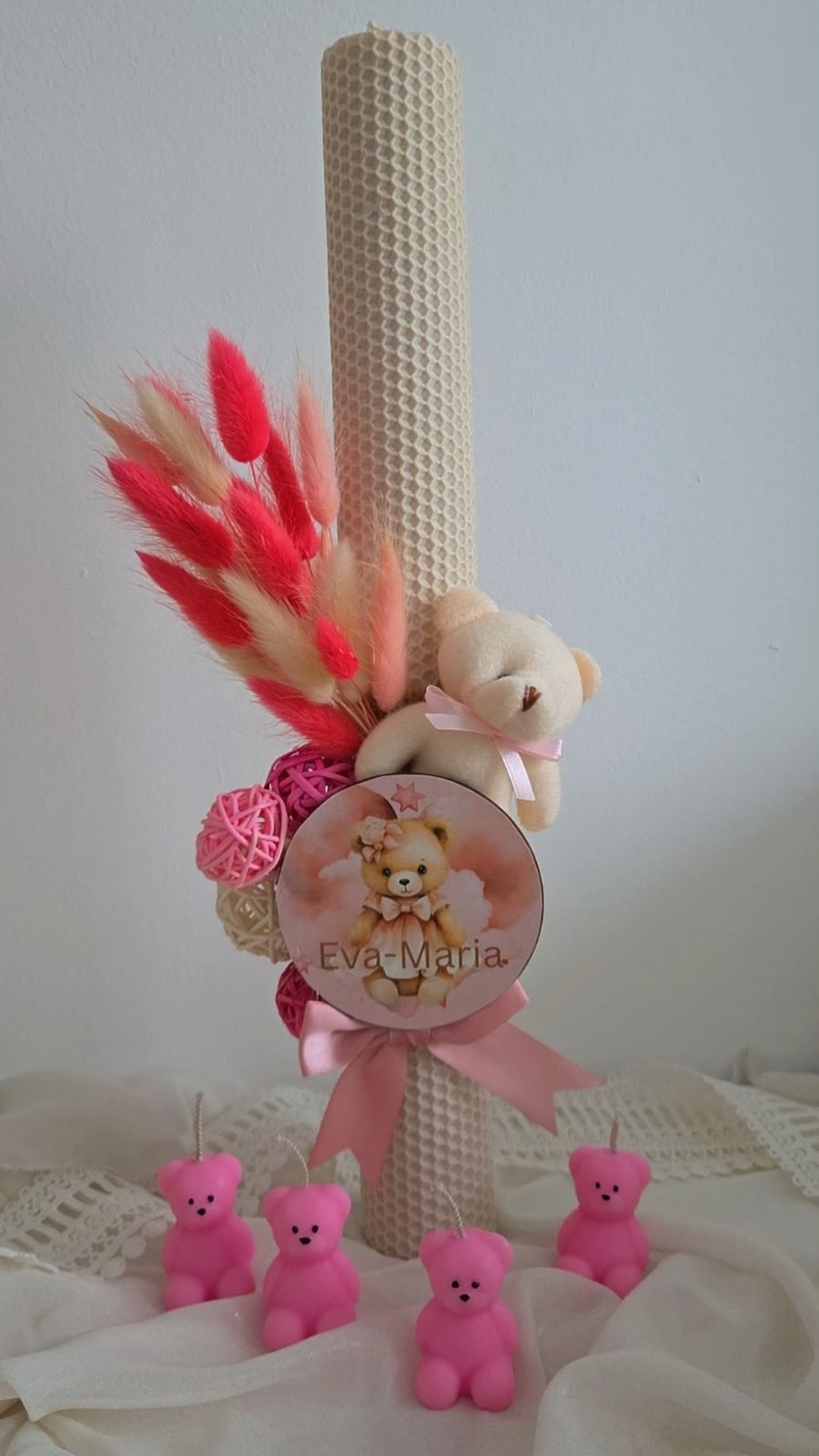 Lumânare botez fetiță personalizată, din ceară naturală de albine, tip fagure - jucării și echipamente pentru copii - daruri de botez - Artynos.ro