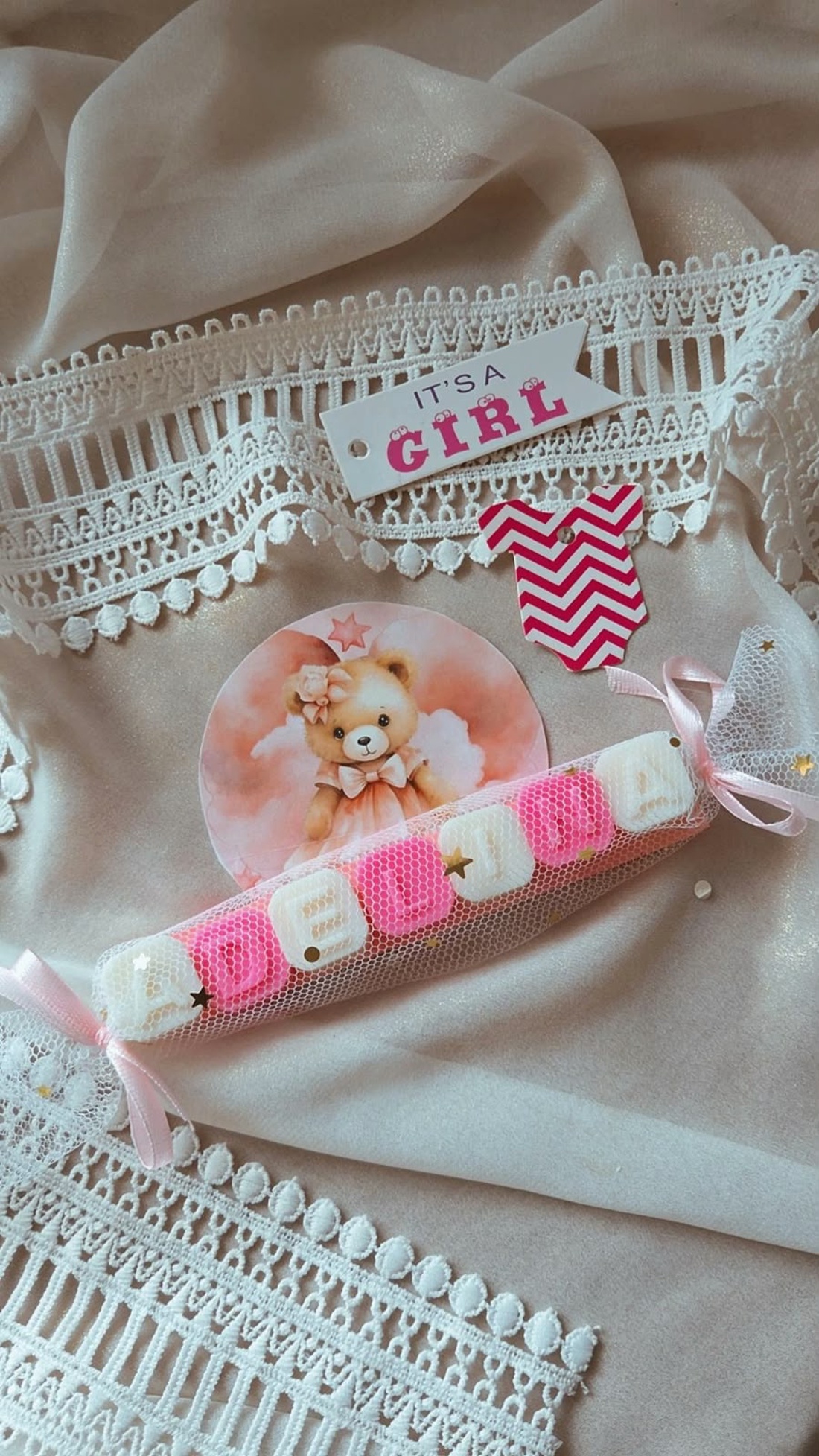 Mărturii botez bebe fetiță, personalizate, nume fata - jucării și echipamente pentru copii - daruri de botez - Artynos.ro