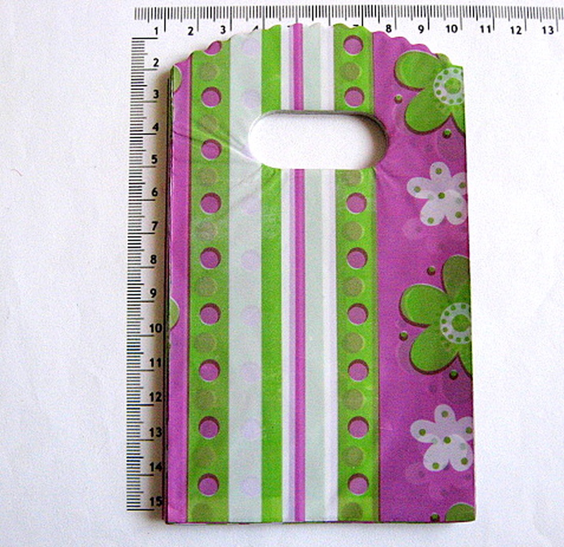 Punguta plastic de cadou cu flori si dungi 24341 - crăciun - accesorii cadou de crăciun - pungi cadou de crăciun - Artynos.ro