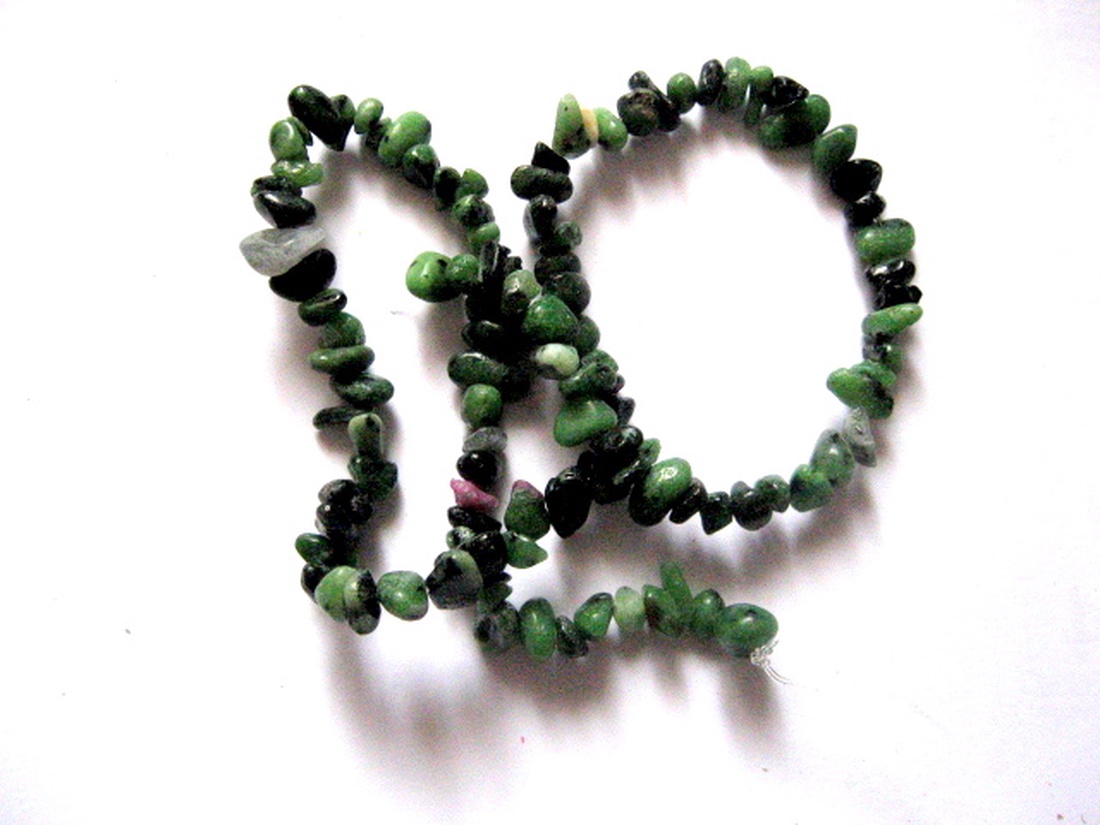 Chipsuri ruby zoisit  51252 - accessorii și unelte - mărgea, componente de bijuterii - piatră prețioasă - Artynos.ro