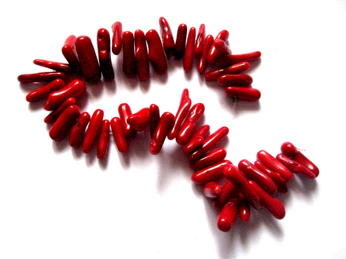 Sirag margele coral rosu chipsuri lungi 51429 - accessorii și unelte - mărgea, componente de bijuterii - piatră prețioasă - Artynos.ro