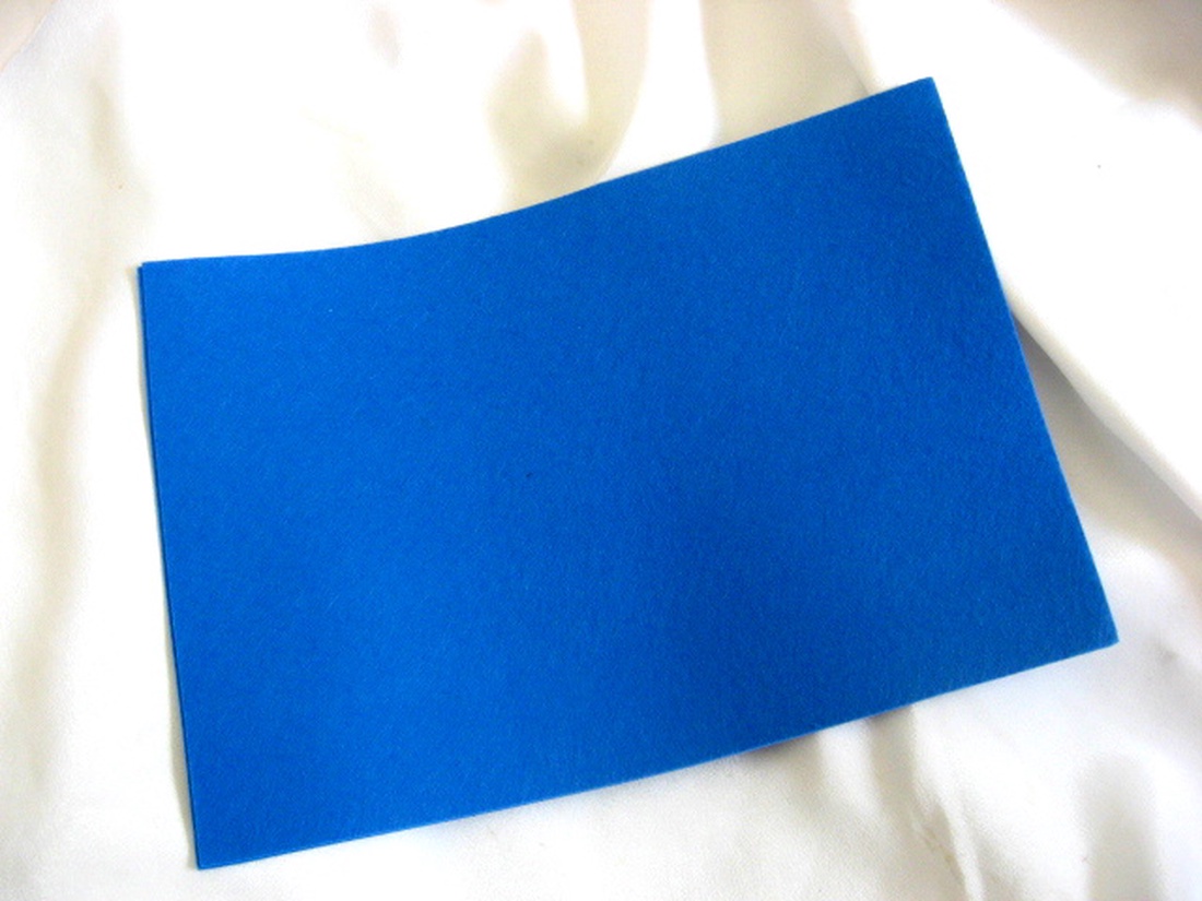 Coală de fetru albastru 52199 - arte vizuale și accesorii  - imagini cu broderii - tablou textil din fetru - Artynos.ro