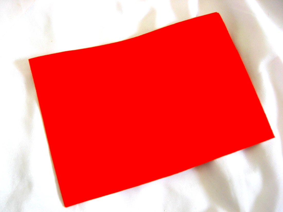 Coală de fetru rosu 52211 - arte vizuale și accesorii  - imagini cu broderii - tablou textil din fetru - Artynos.ro